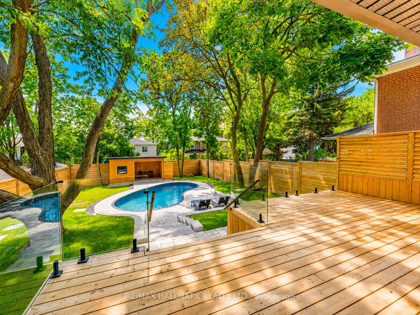 Photo 3 of 30 Kellythorne Drive, North York, Parkwoods-Donalda — HOMEH