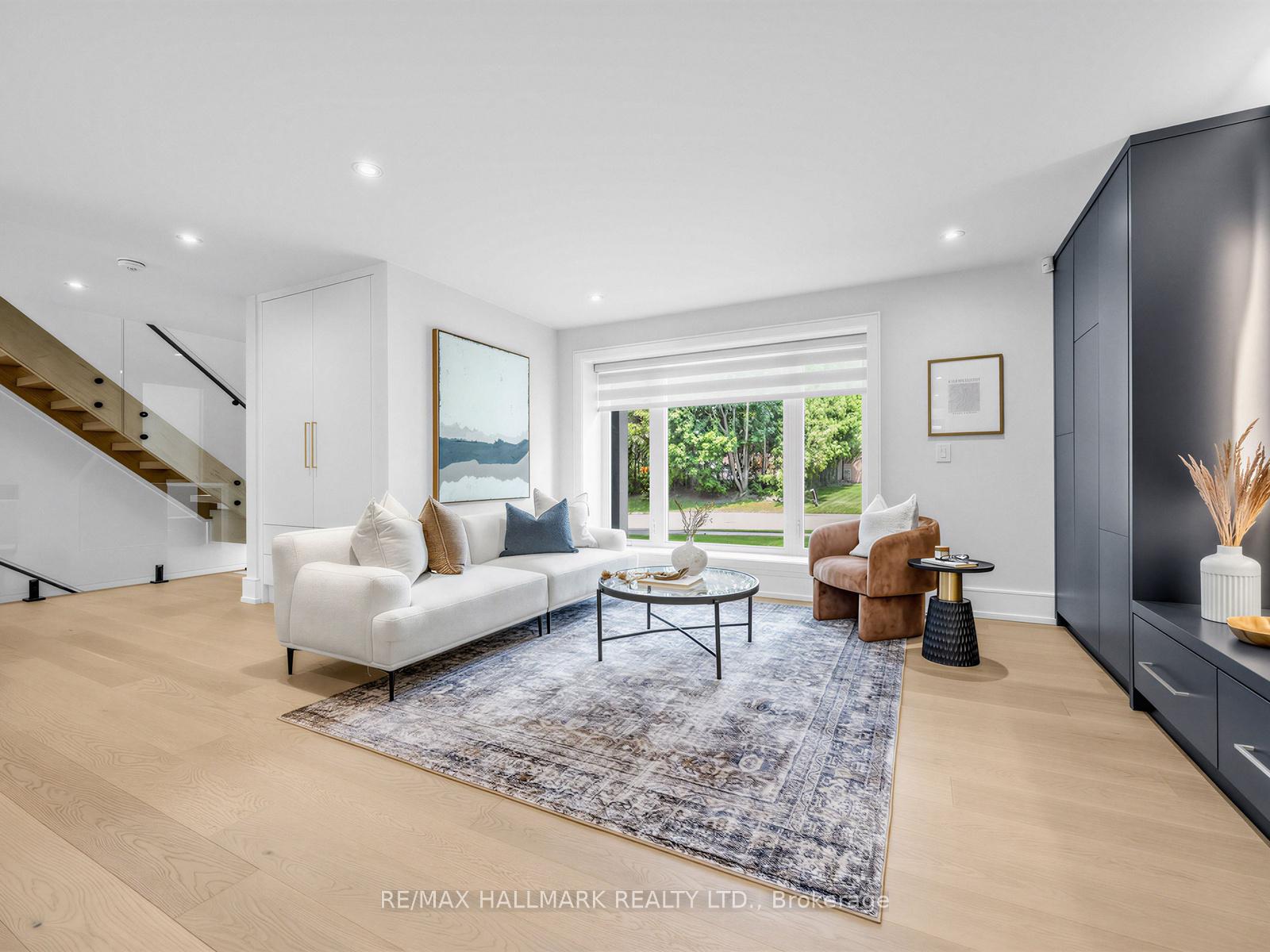 Photo 7 of 30 Kellythorne Drive, North York, Parkwoods-Donalda — HOMEH