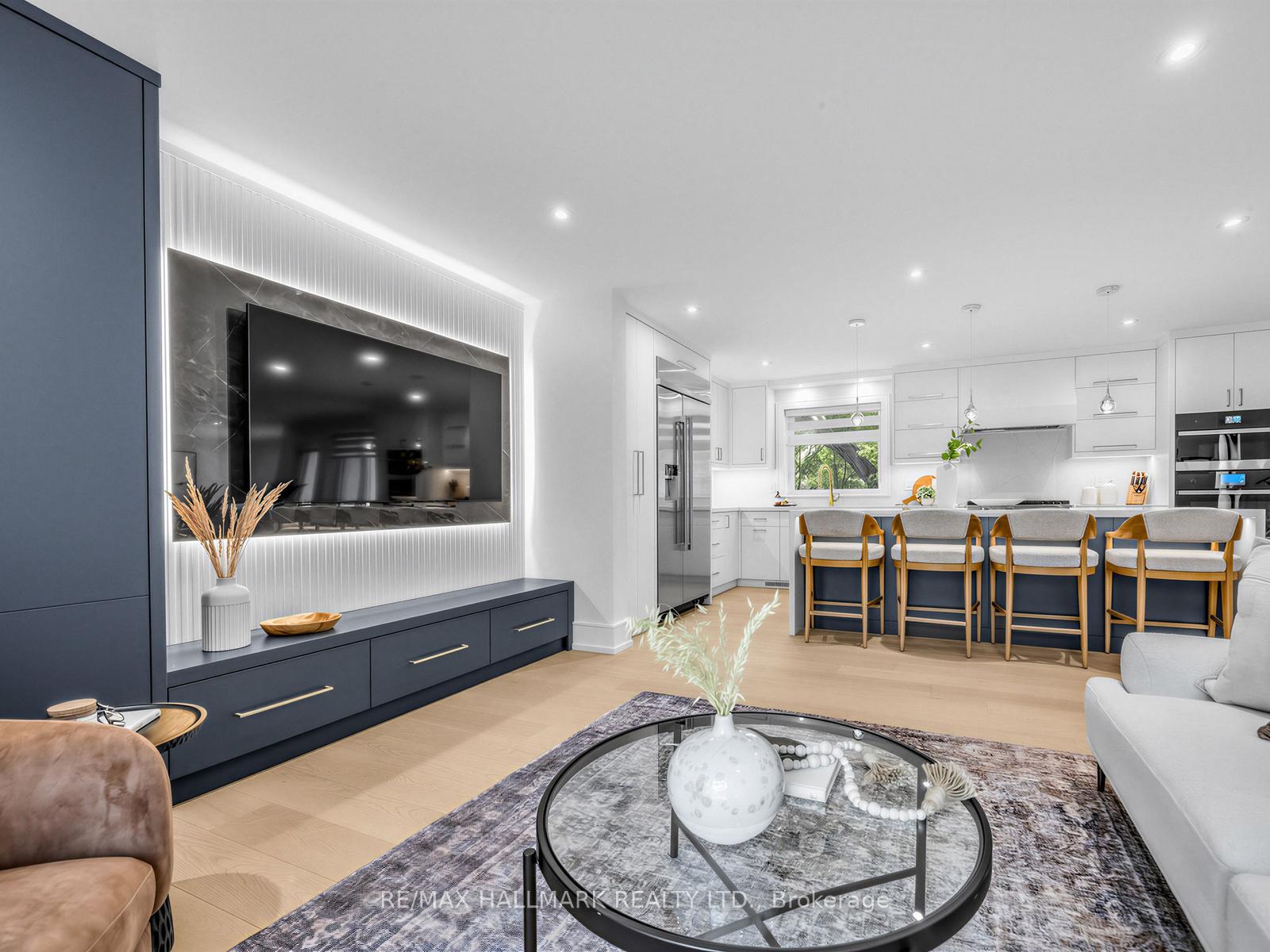 Photo 9 of 30 Kellythorne Drive, North York, Parkwoods-Donalda — HOMEH