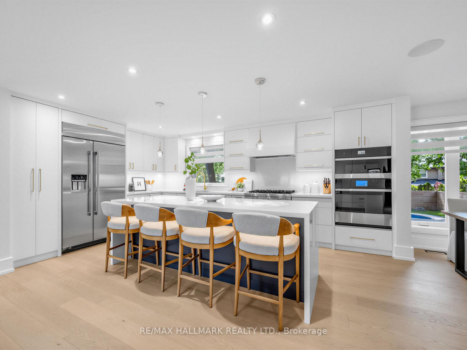 Photo 10 of 30 Kellythorne Drive, North York, Parkwoods-Donalda — HOMEH