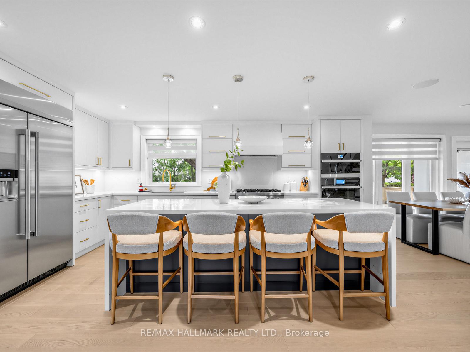 Photo 13 of 30 Kellythorne Drive, North York, Parkwoods-Donalda — HOMEH