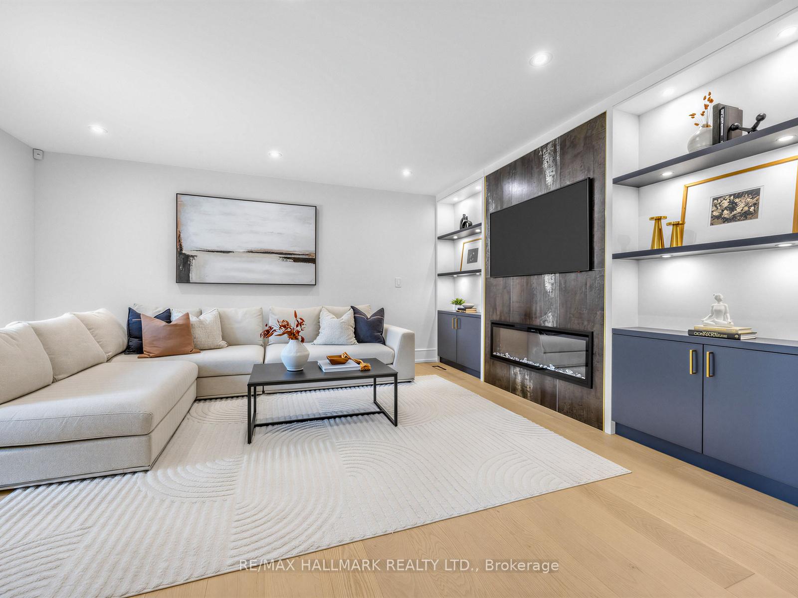 Photo 17 of 30 Kellythorne Drive, North York, Parkwoods-Donalda — HOMEH