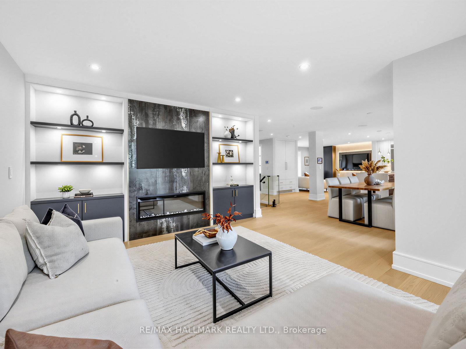 Photo 18 of 30 Kellythorne Drive, North York, Parkwoods-Donalda — HOMEH