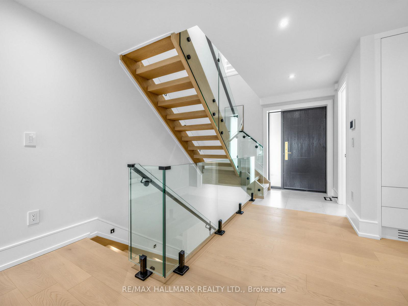 Photo 21 of 30 Kellythorne Drive, North York, Parkwoods-Donalda — HOMEH