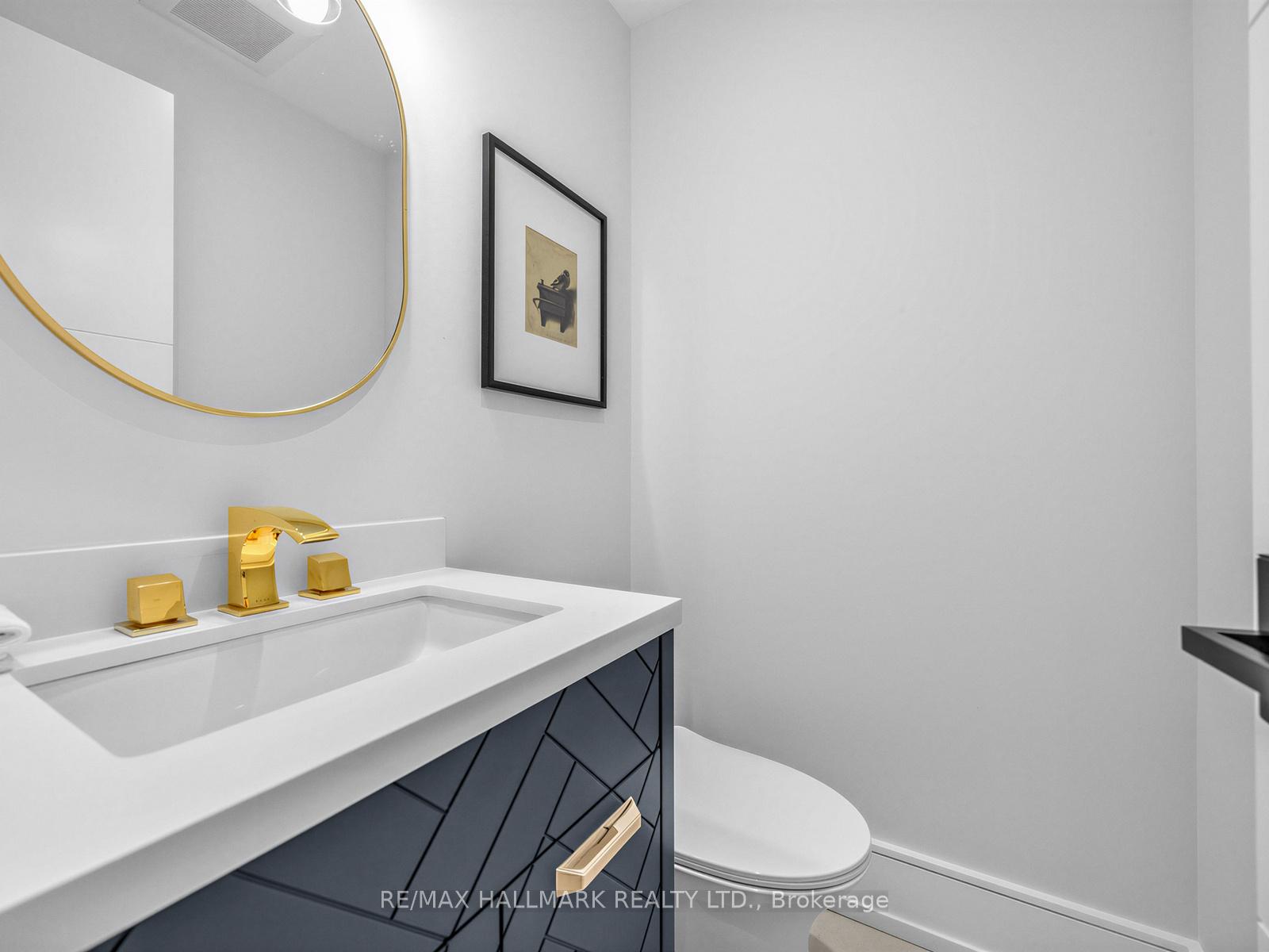 Photo 22 of 30 Kellythorne Drive, North York, Parkwoods-Donalda — HOMEH
