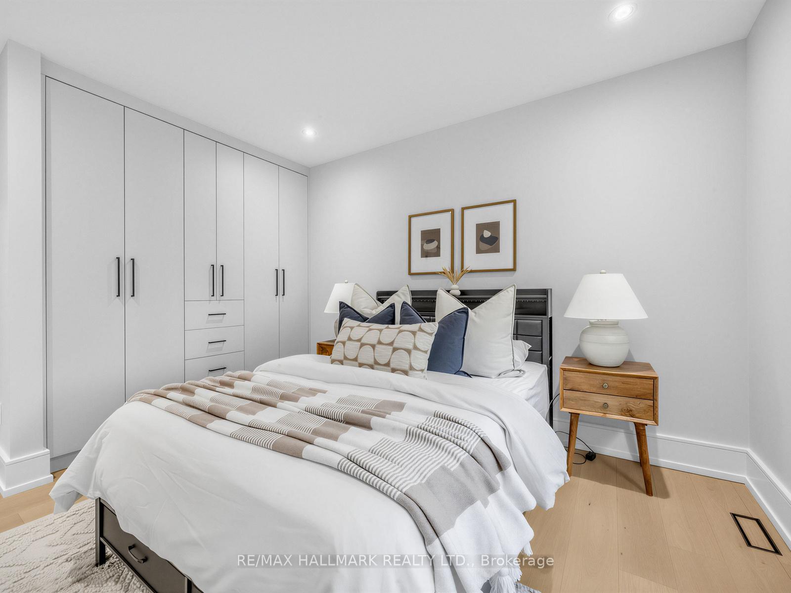 Photo 32 of 30 Kellythorne Drive, North York, Parkwoods-Donalda — HOMEH