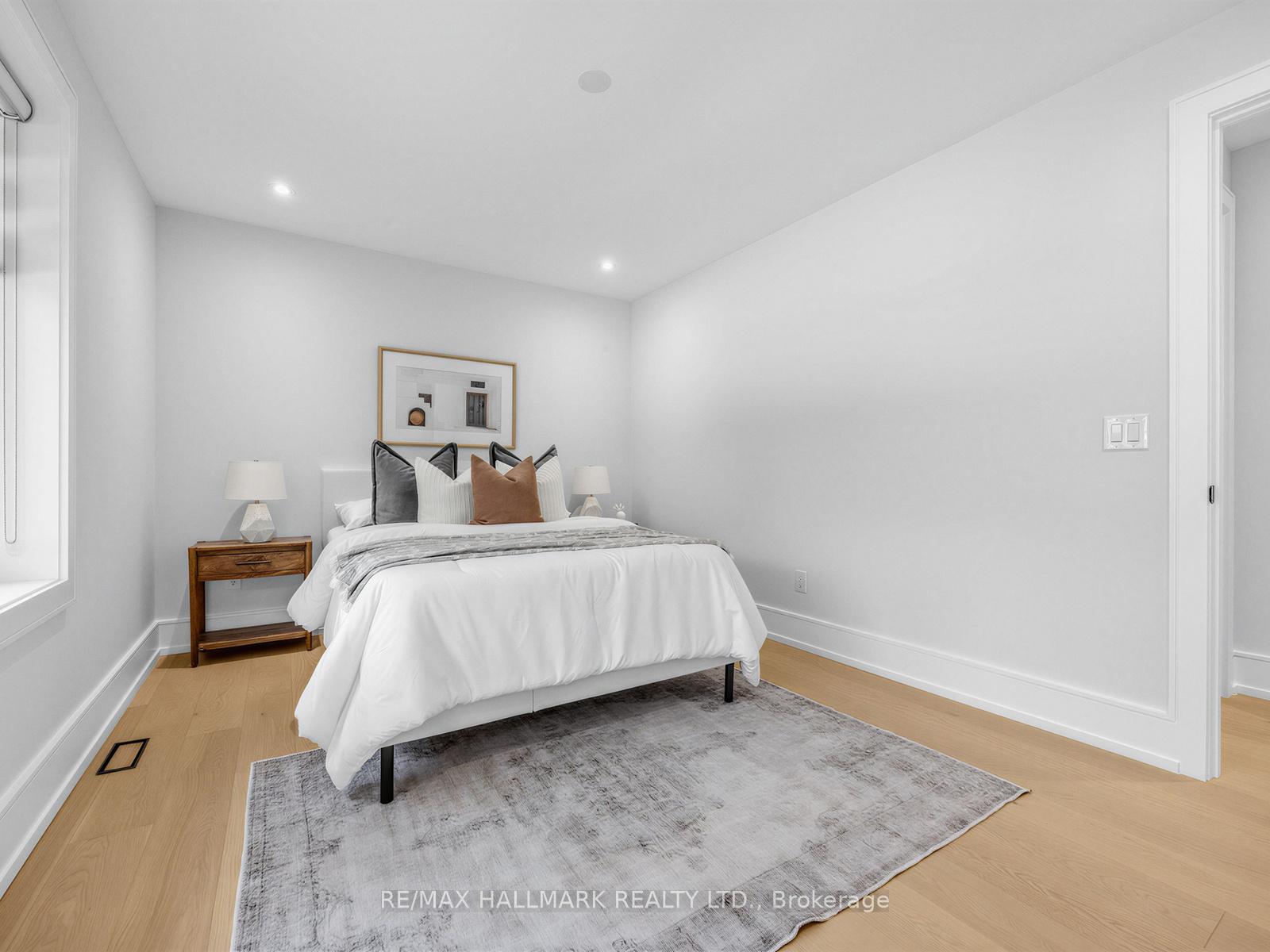 Photo 33 of 30 Kellythorne Drive, North York, Parkwoods-Donalda — HOMEH