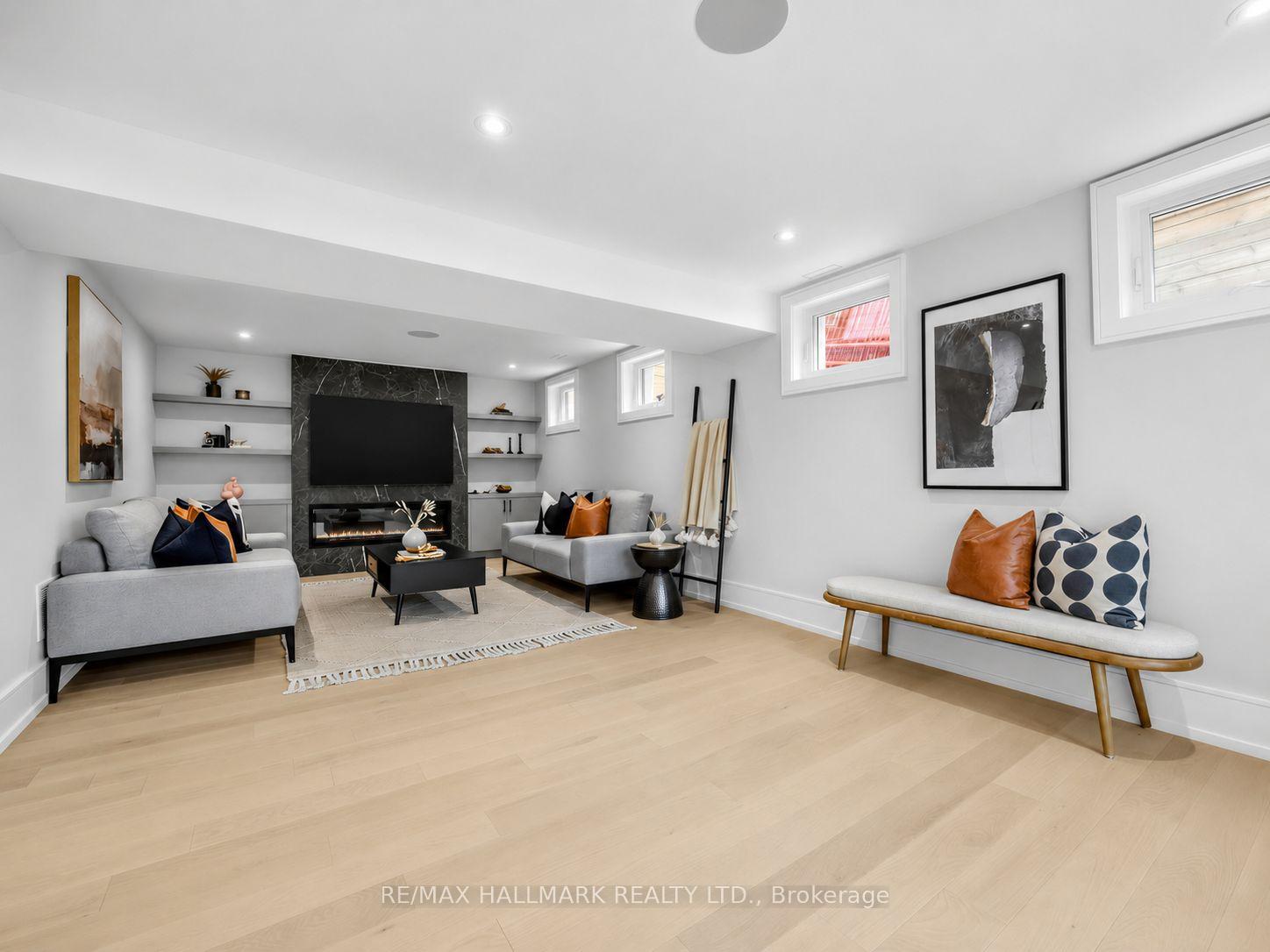 Photo 37 of 30 Kellythorne Drive, North York, Parkwoods-Donalda — HOMEH