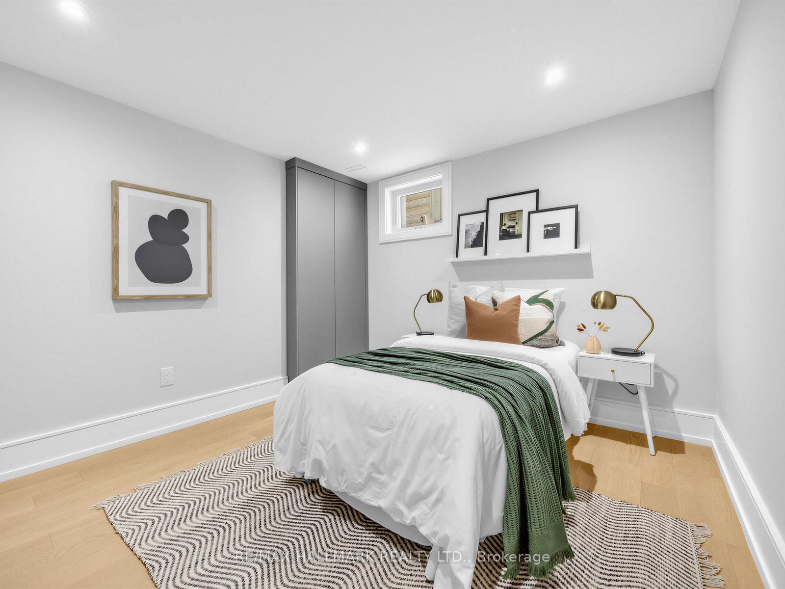 Photo 41 of 30 Kellythorne Drive, North York, Parkwoods-Donalda — HOMEH