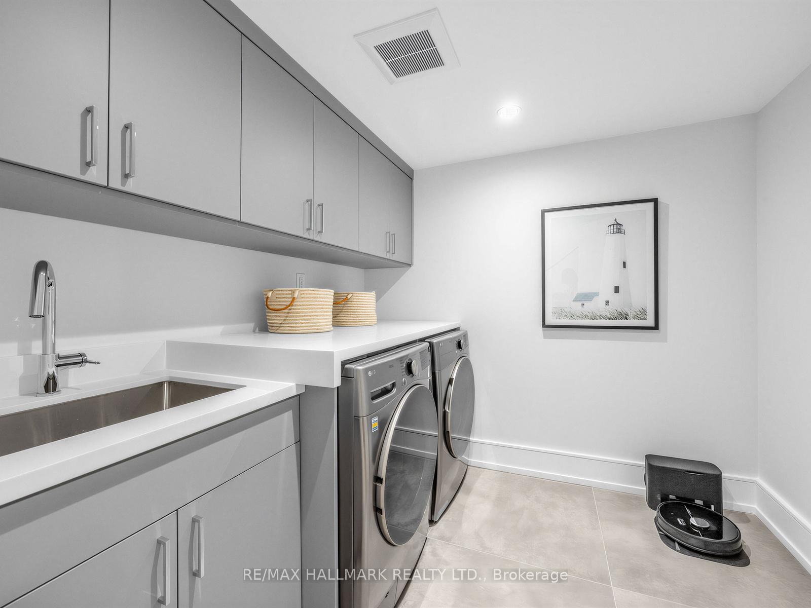 Photo 43 of 30 Kellythorne Drive, North York, Parkwoods-Donalda — HOMEH