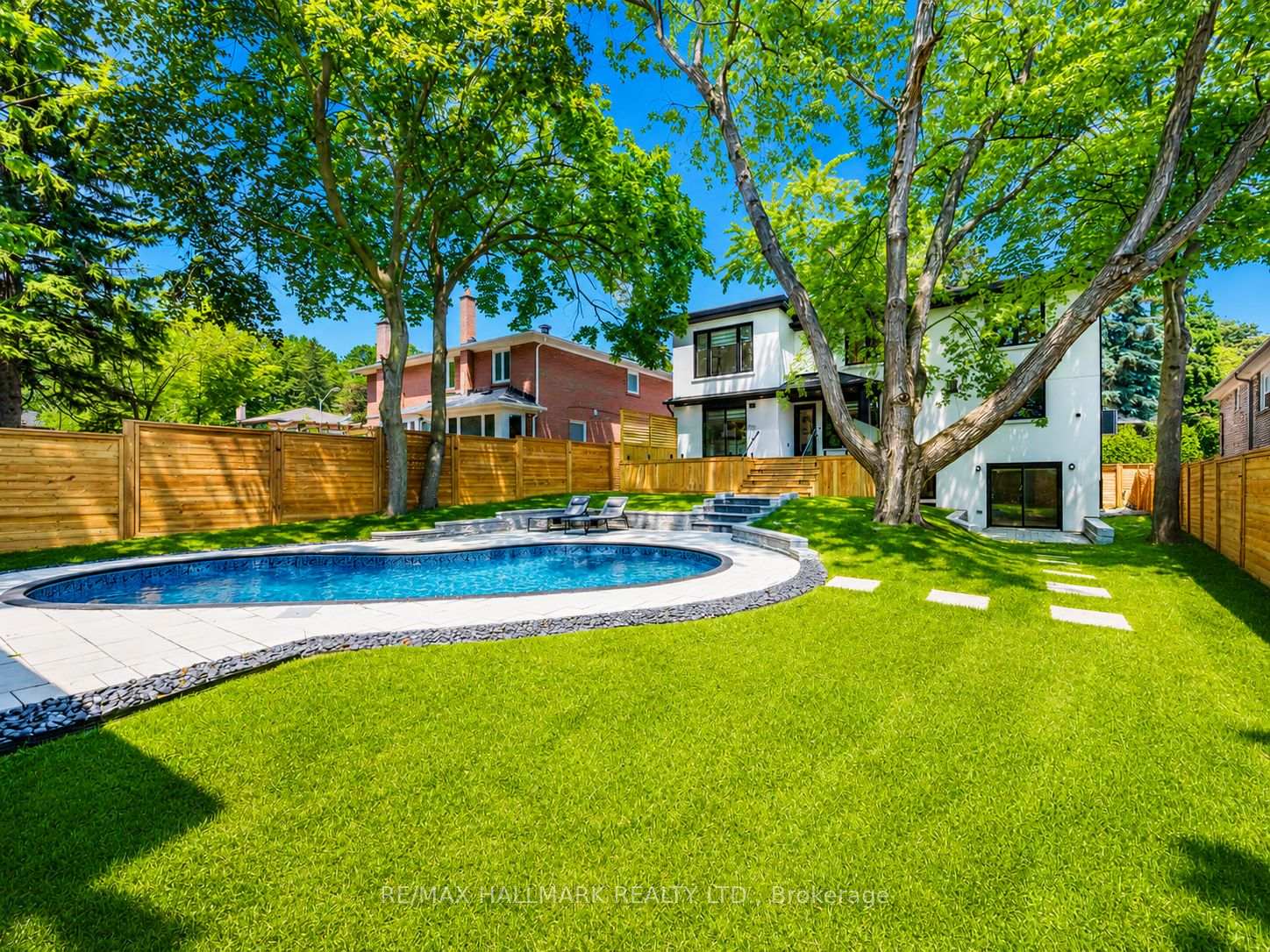 Photo 47 of 30 Kellythorne Drive, North York, Parkwoods-Donalda — HOMEH
