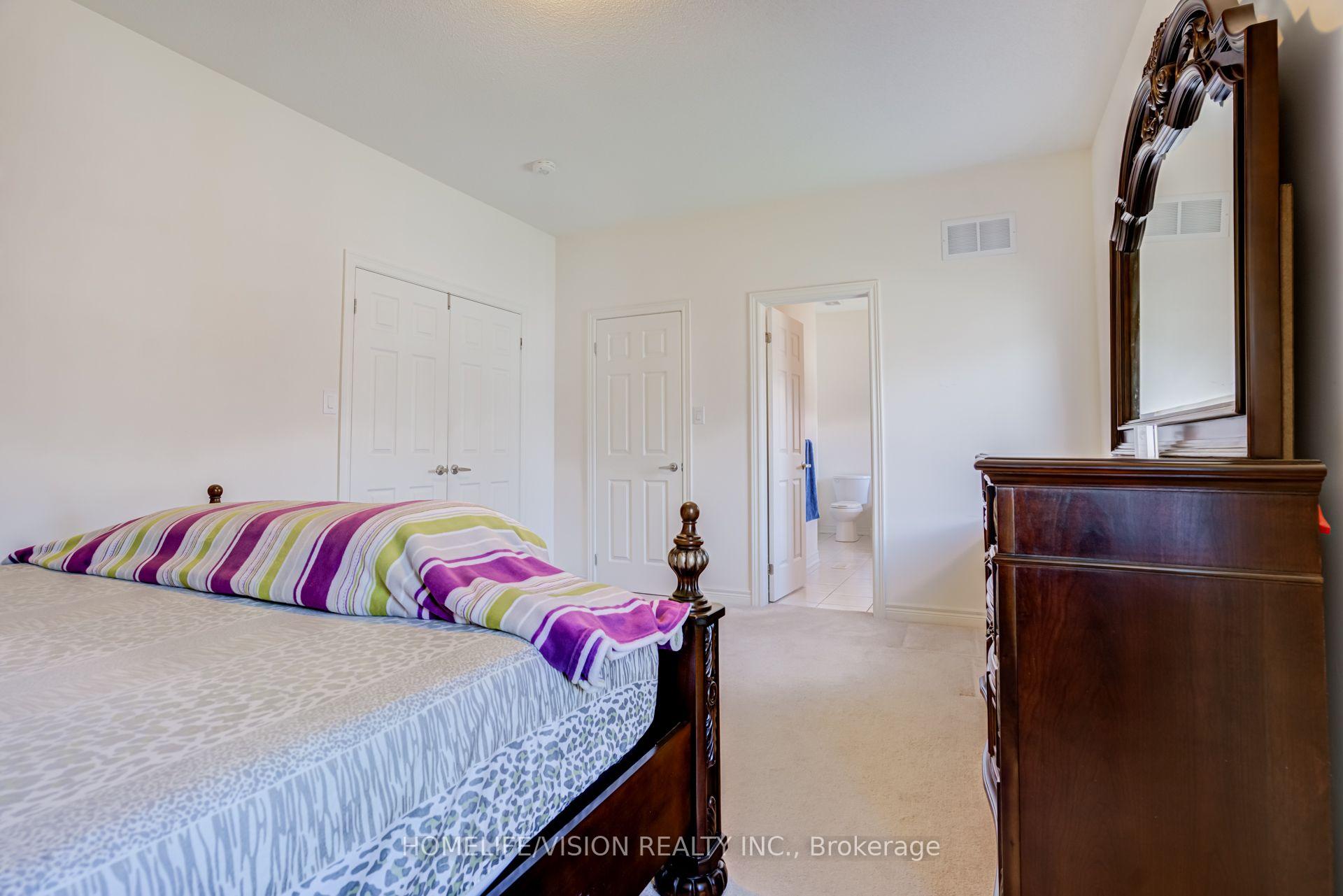 Photo 25 of 383 Royal West Drive, Brampton, Credit Valley — HOMEH