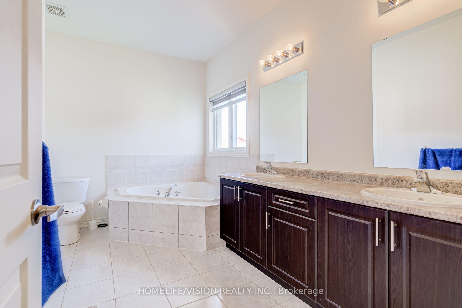 Photo 27 of 383 Royal West Drive, Brampton, Credit Valley — HOMEH