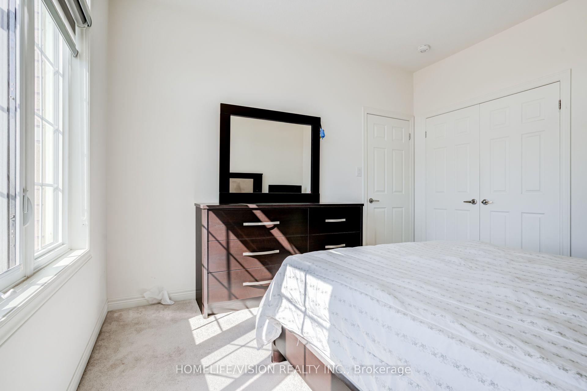 Photo 37 of 383 Royal West Drive, Brampton, Credit Valley — HOMEH