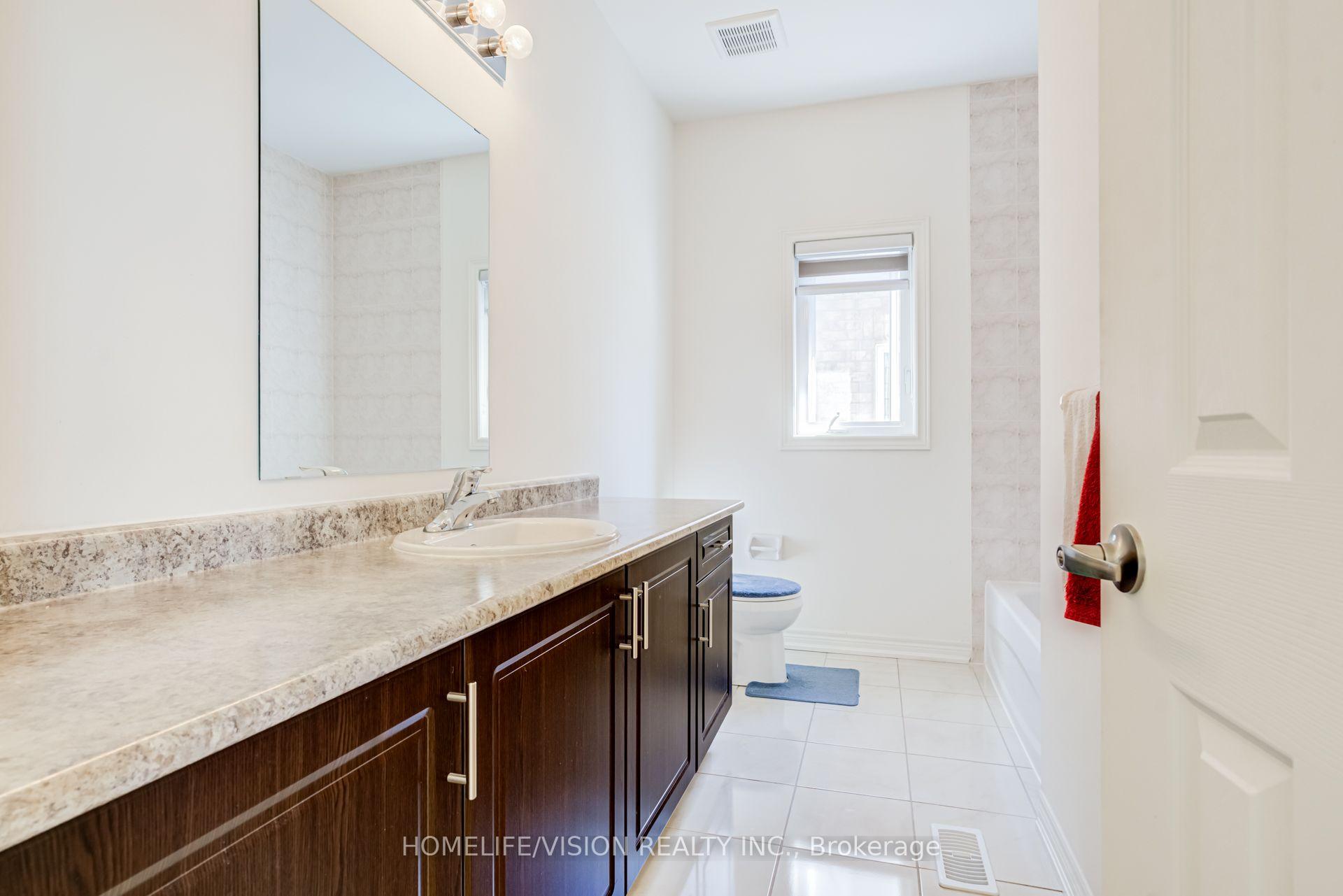 Photo 38 of 383 Royal West Drive, Brampton, Credit Valley — HOMEH