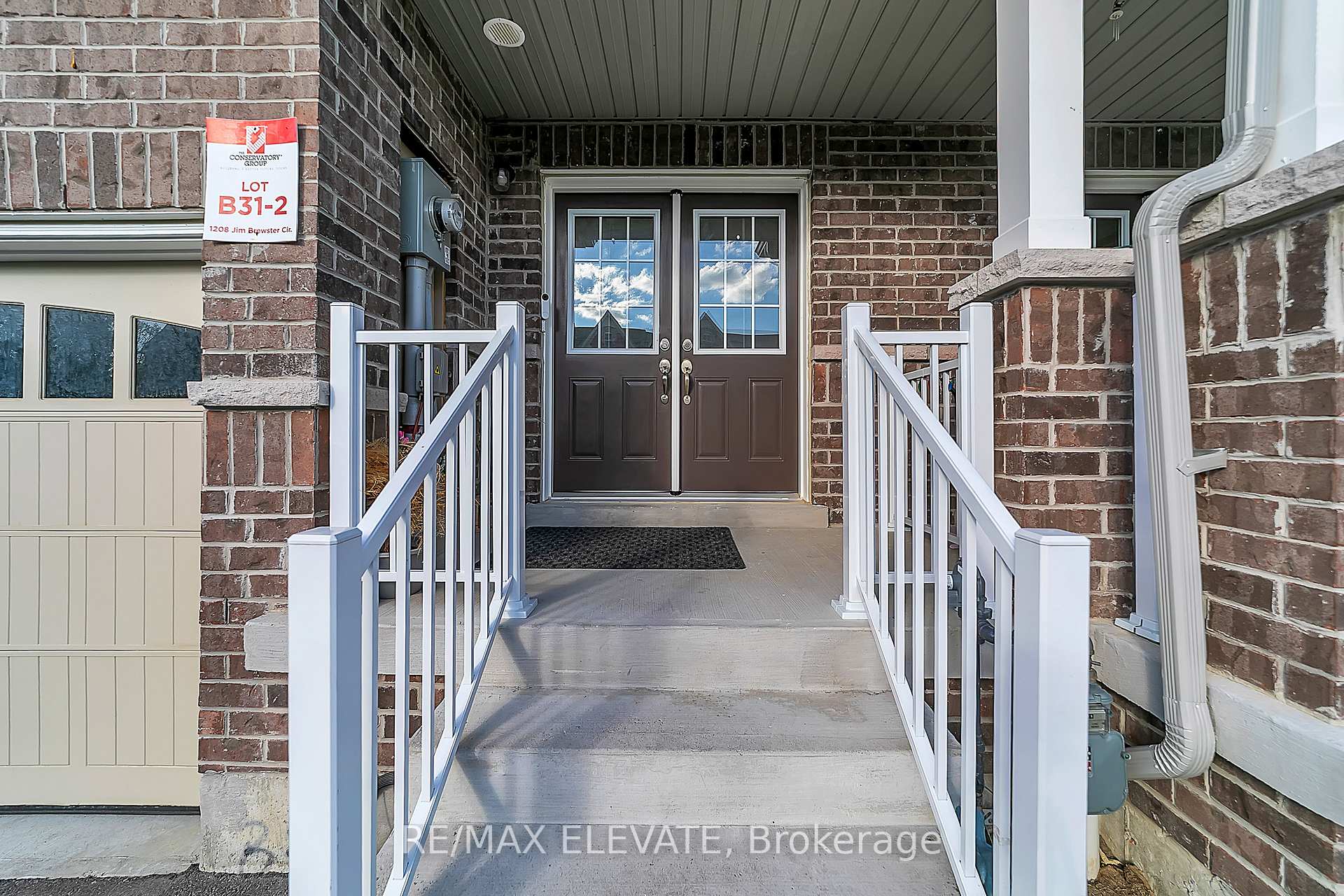 Photo 2 of 1208 Jim Brewster Circle, Oshawa, Eastdale — HOMEH