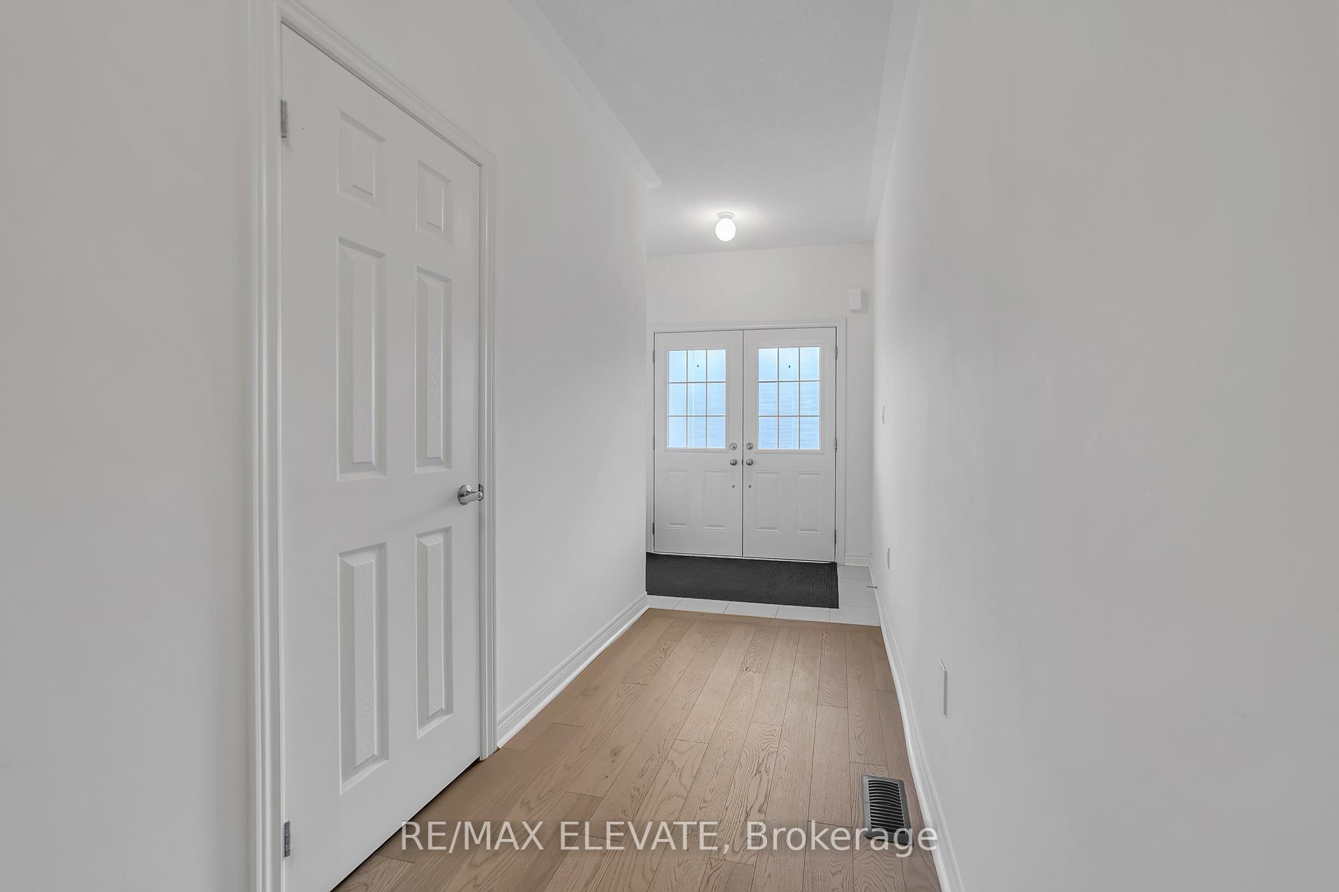 Photo 3 of 1208 Jim Brewster Circle, Oshawa, Eastdale — HOMEH
