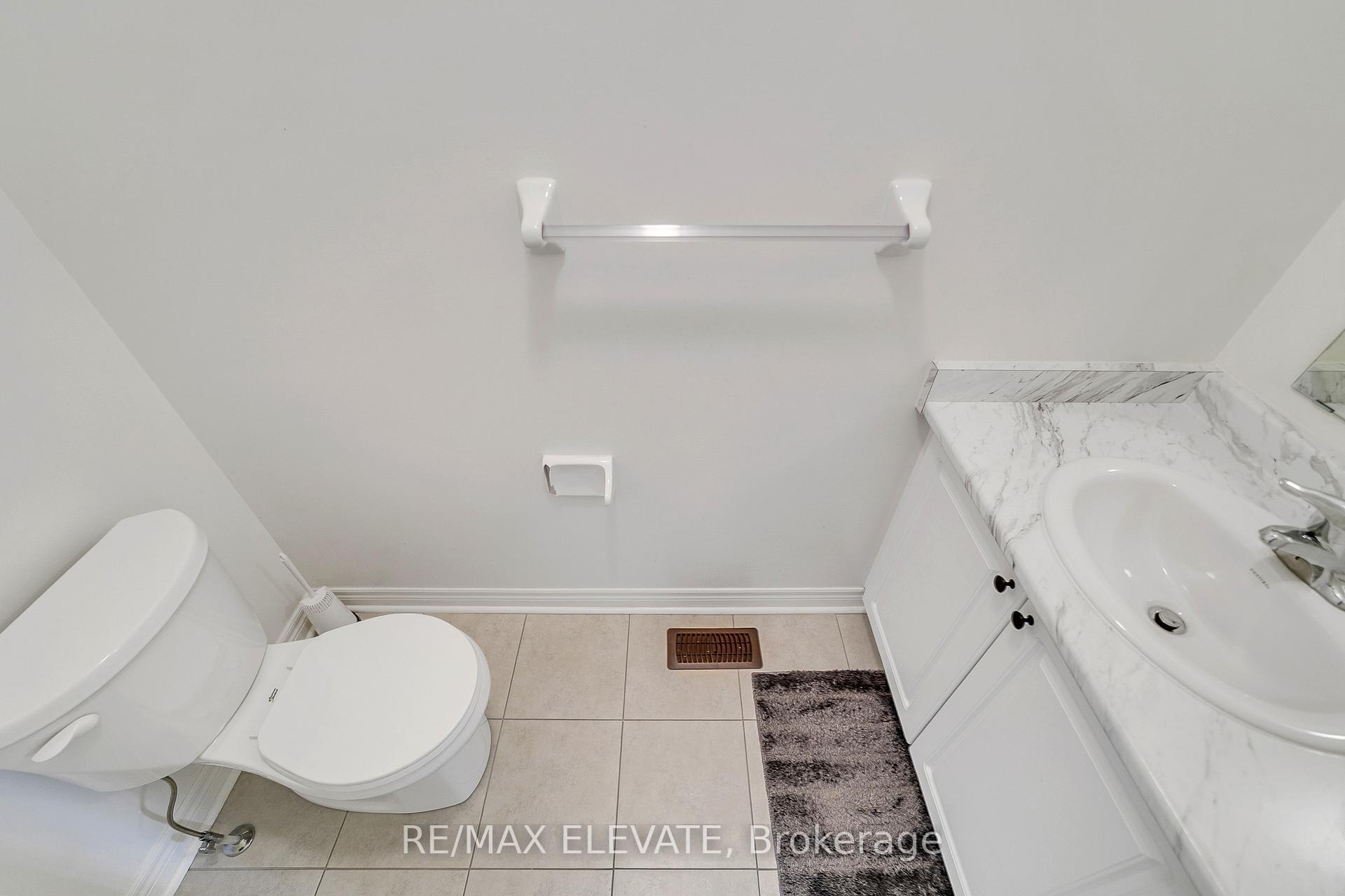 Photo 4 of 1208 Jim Brewster Circle, Oshawa, Eastdale — HOMEH