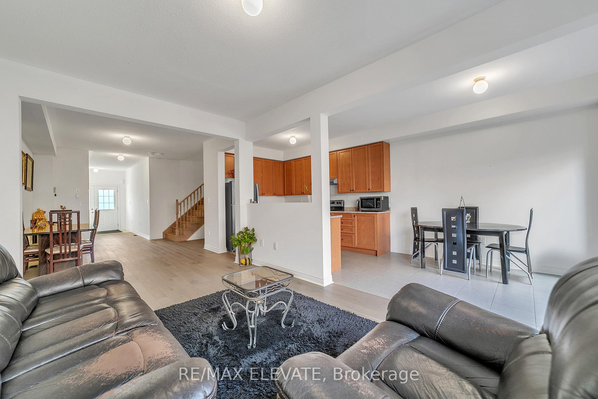 Photo 10 of 1208 Jim Brewster Circle, Oshawa, Eastdale — HOMEH