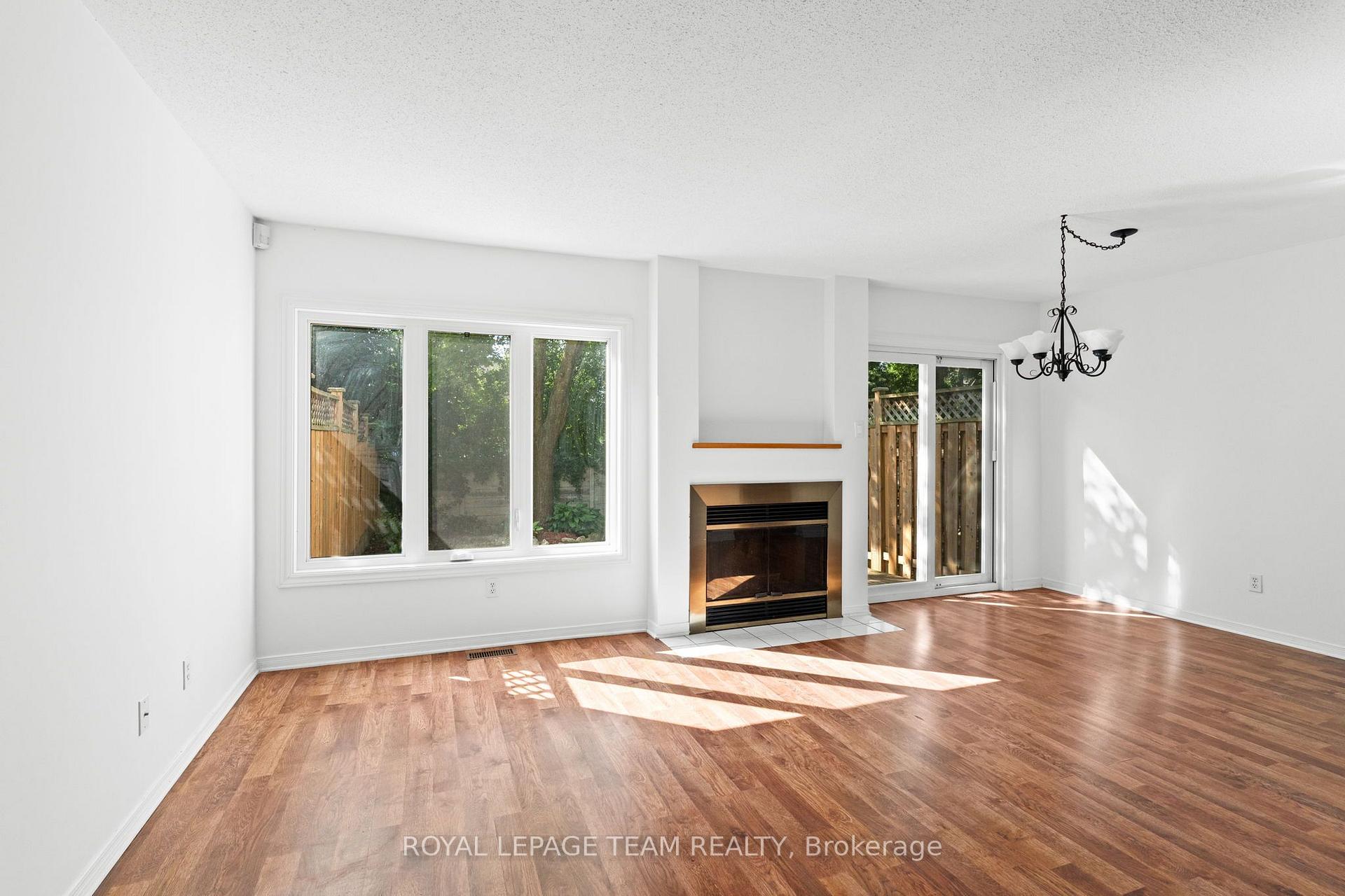 Photo 6 of 106 Woodpark Way, Ottawa, Barrhaven - Longfields — HOMEH