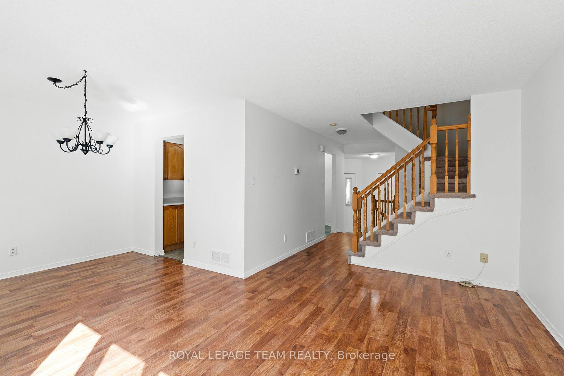 Photo 8 of 106 Woodpark Way, Ottawa, Barrhaven - Longfields — HOMEH