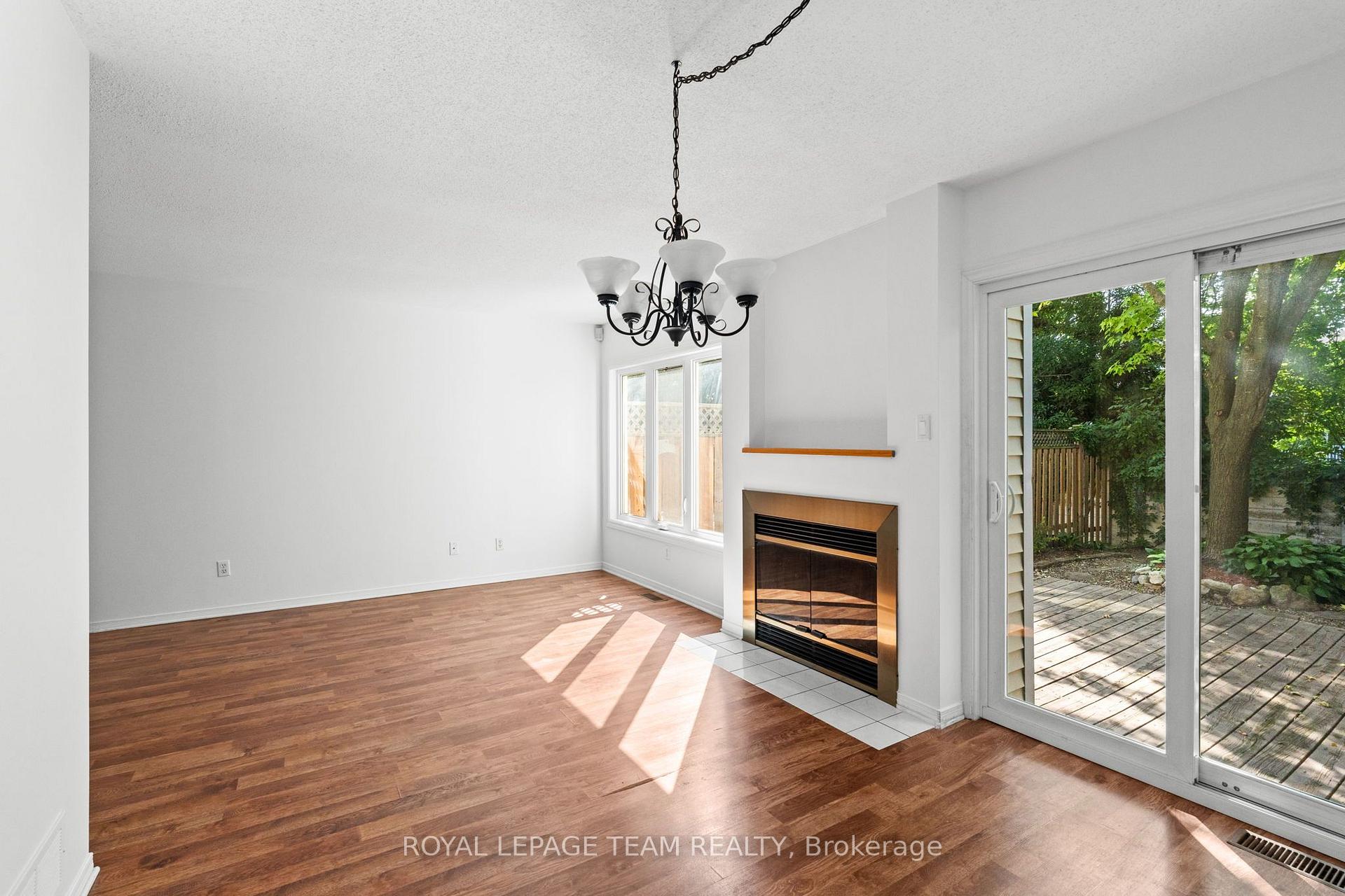 Photo 10 of 106 Woodpark Way, Ottawa, Barrhaven - Longfields — HOMEH