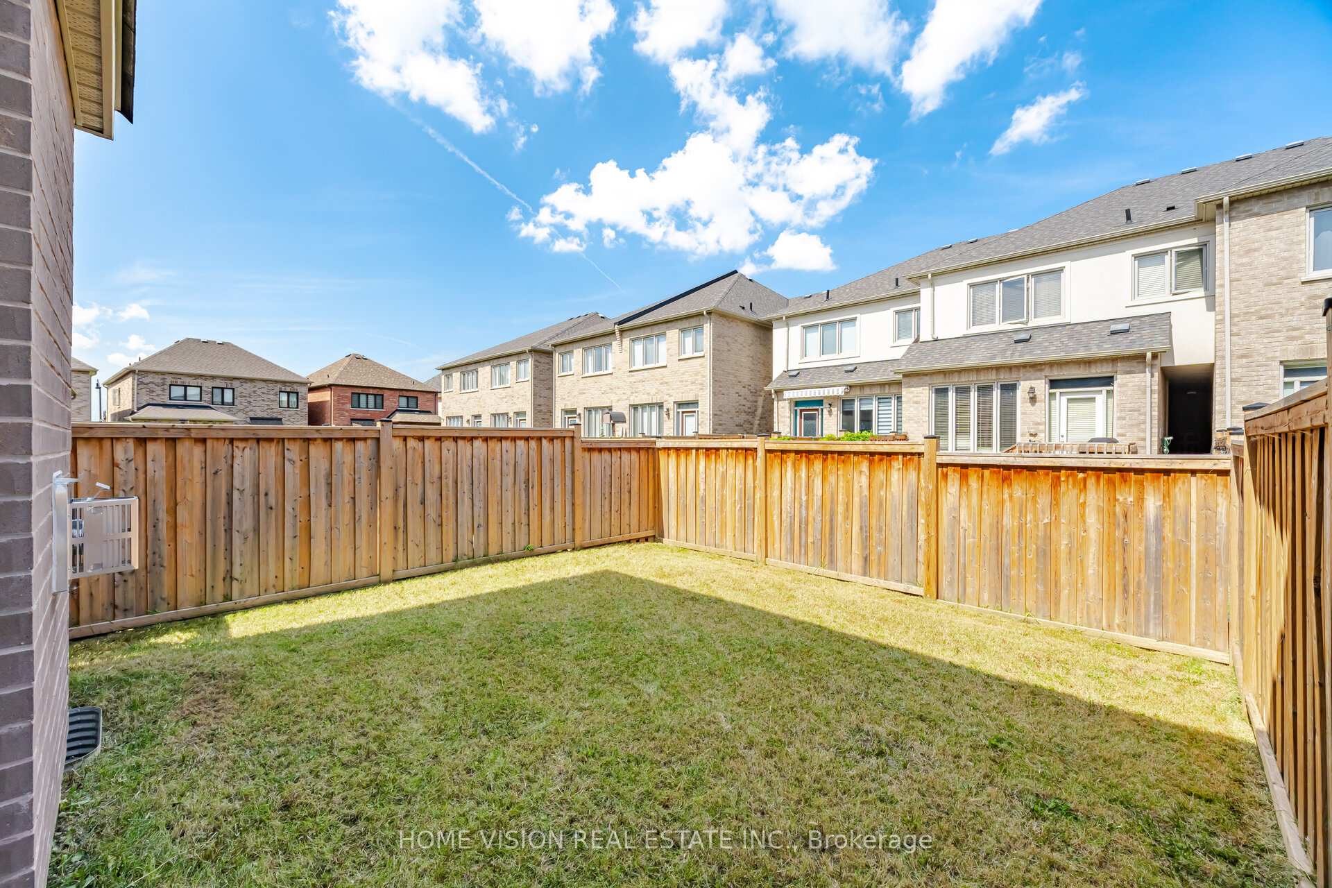 Photo 45 of 36 Quinton Ridge, Brampton, Bram West — HOMEH