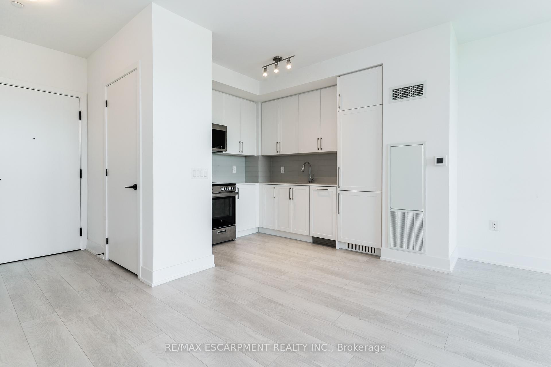 Photo 5 of Unit 614, 2450 Old Bronte Road, Oakville, Westmount — HOMEH