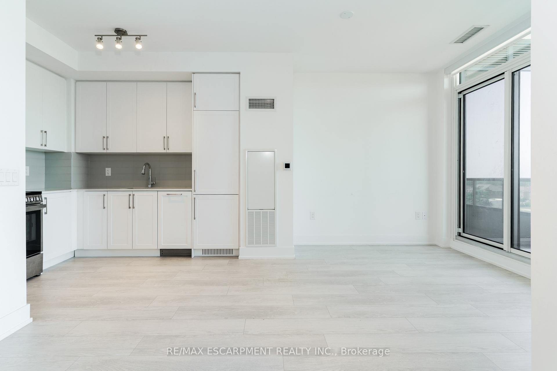 Photo 6 of Unit 614, 2450 Old Bronte Road, Oakville, Westmount — HOMEH