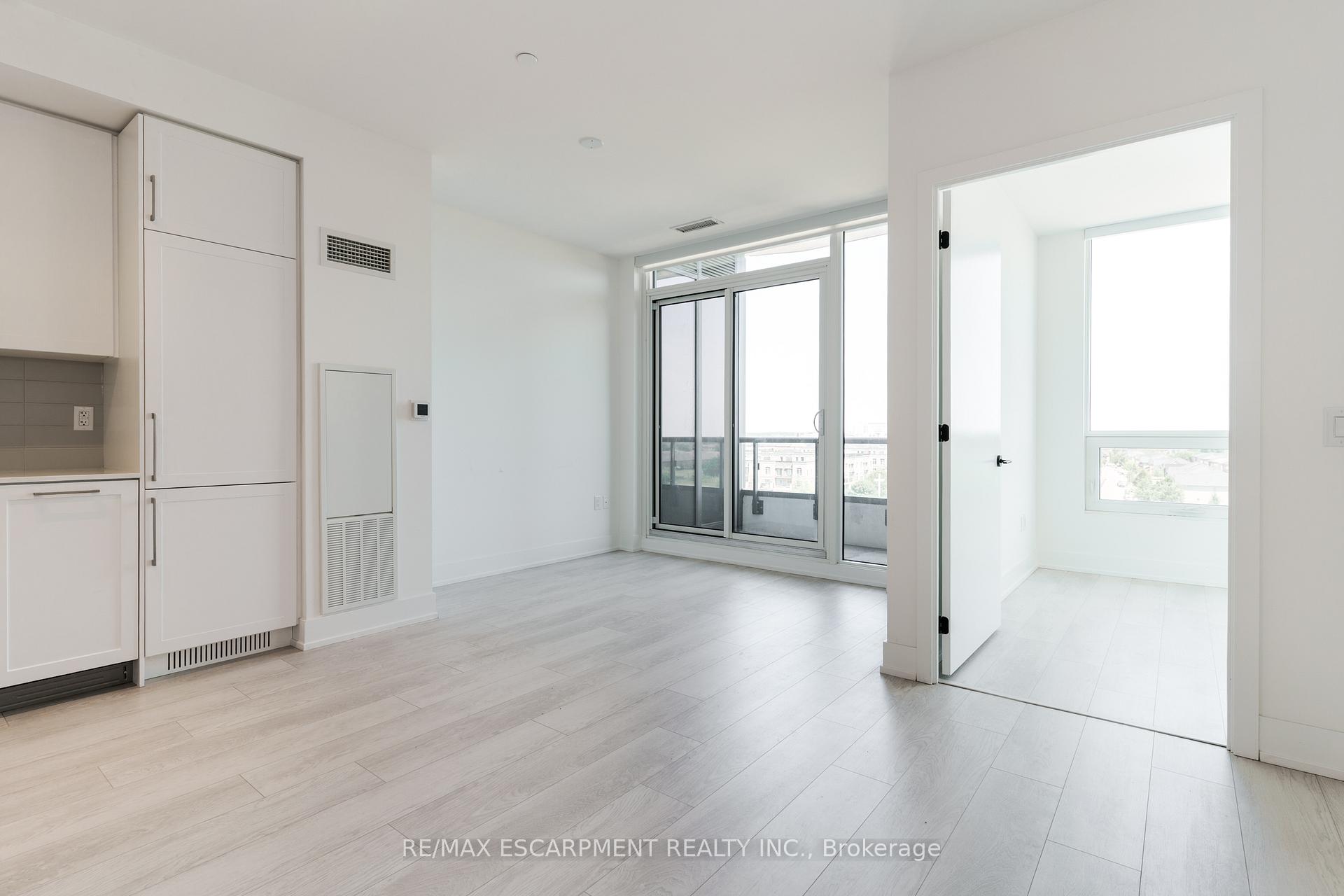 Photo 7 of Unit 614, 2450 Old Bronte Road, Oakville, Westmount — HOMEH