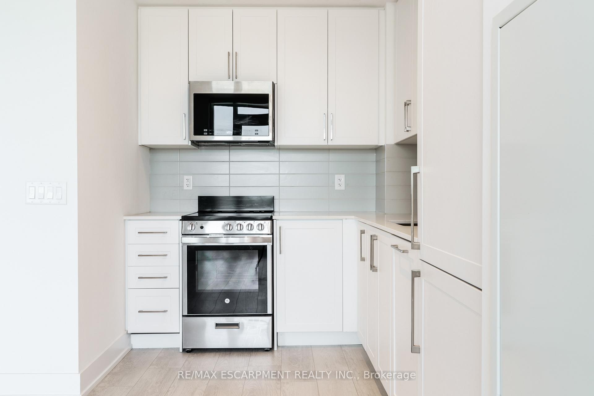 Photo 12 of Unit 614, 2450 Old Bronte Road, Oakville, Westmount — HOMEH