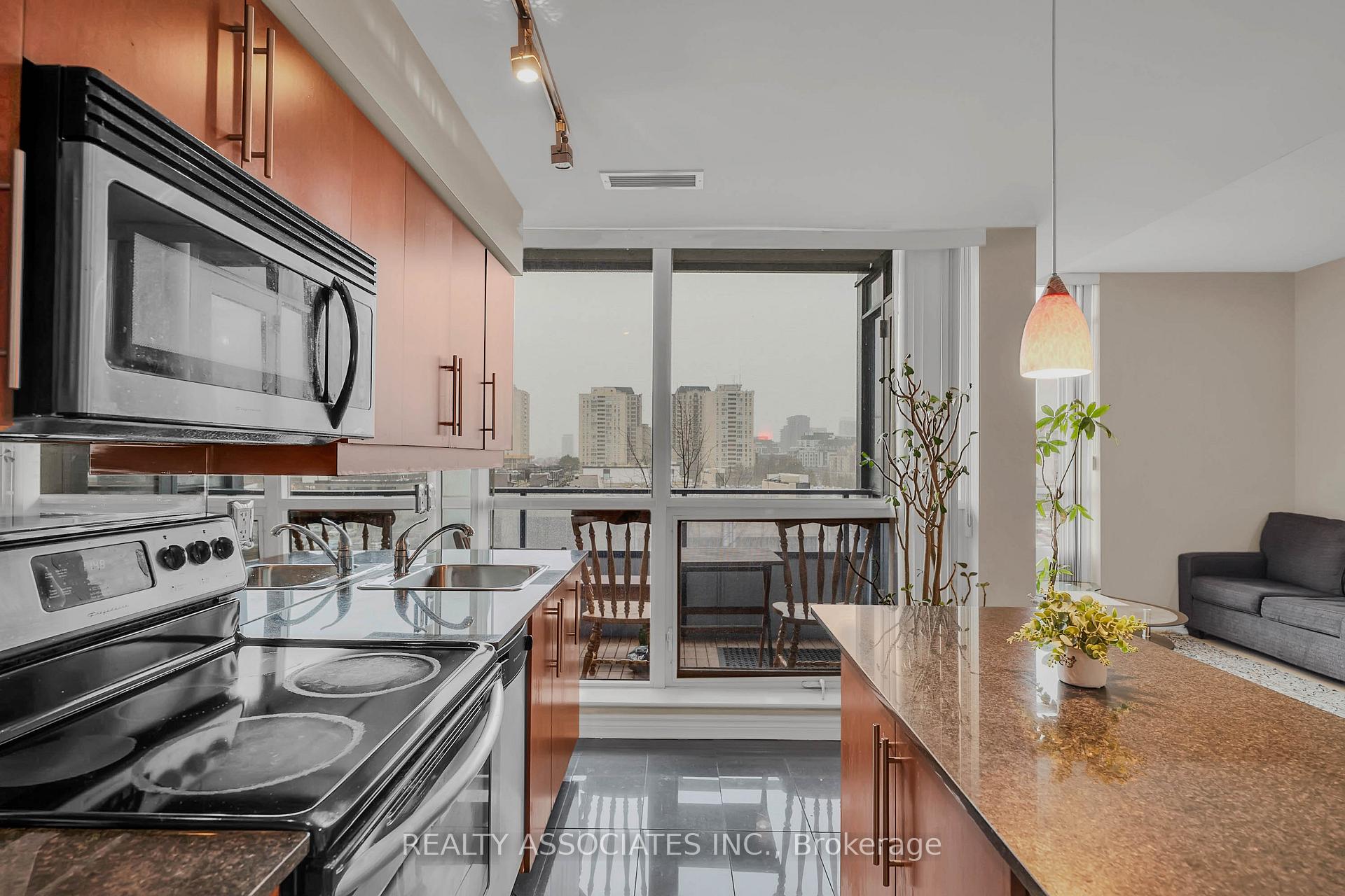 Photo 18 of Unit 238, 2885 Bayview Avenue, North York, Bayview Village — HOMEH