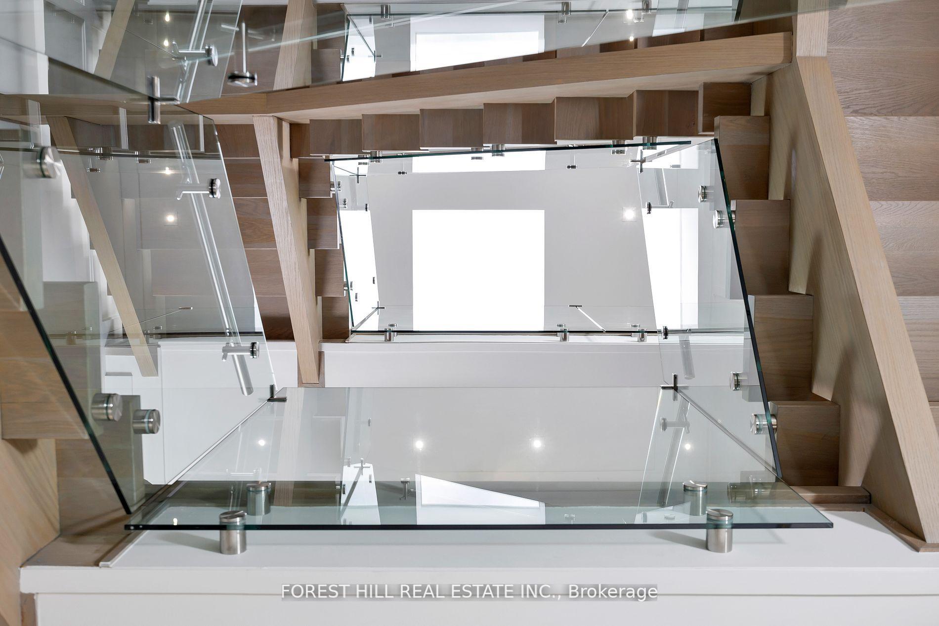 Photo 22 of 239 Cortleigh Boulevard, Toronto, Lawrence Park South — HOMEH
