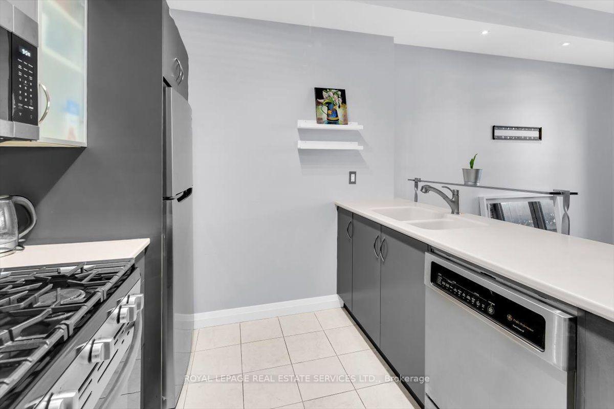 Photo 5 of Unit 108, 3 Mcalpine Street, Toronto, The Annex — HOMEH