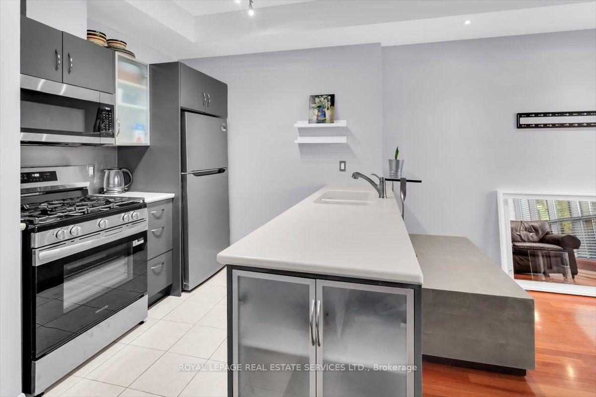 Photo 6 of Unit 108, 3 Mcalpine Street, Toronto, The Annex — HOMEH