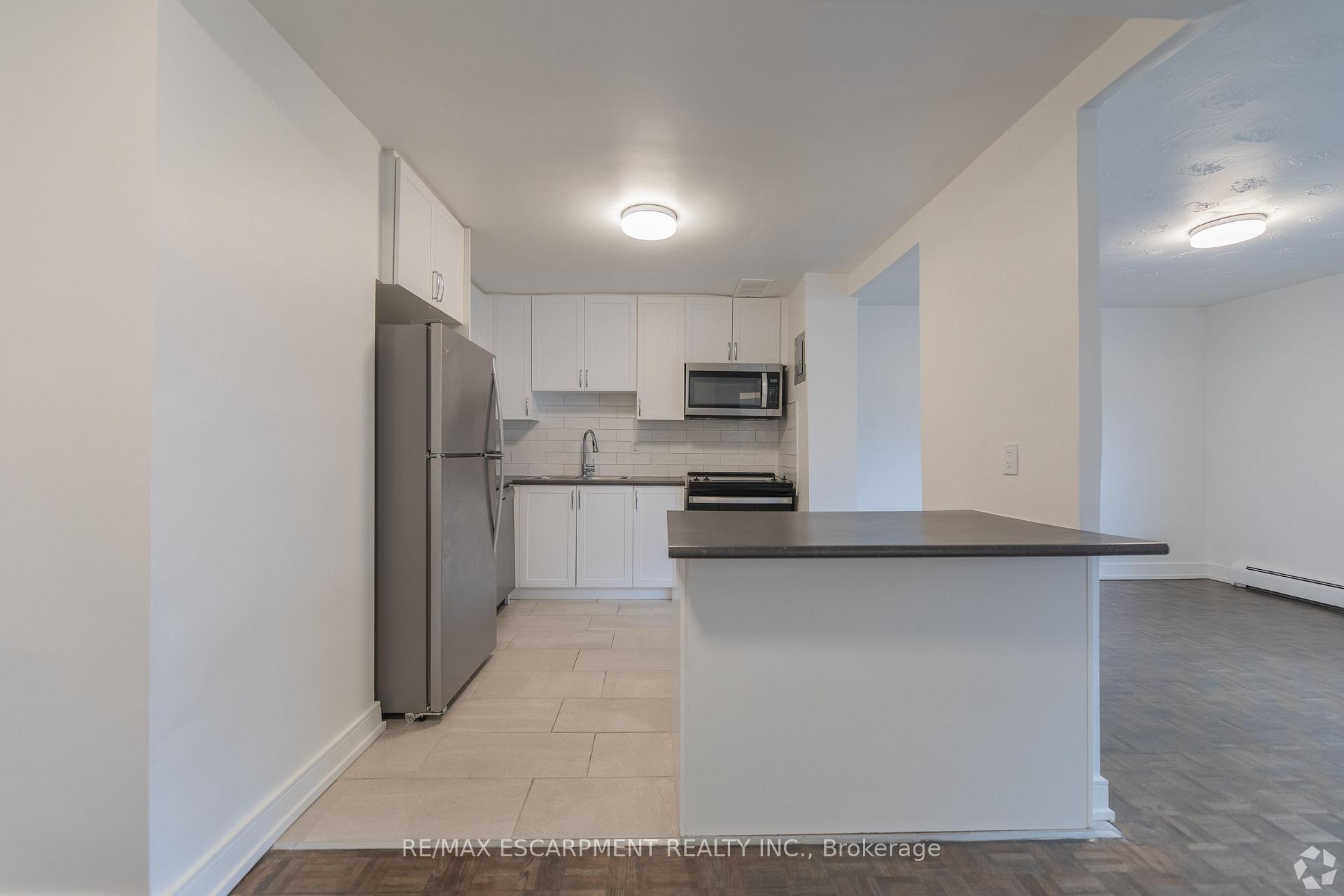 Photo 2 of Unit 809, 285 Erb Street W, Waterloo, Maple Hills — HOMEH