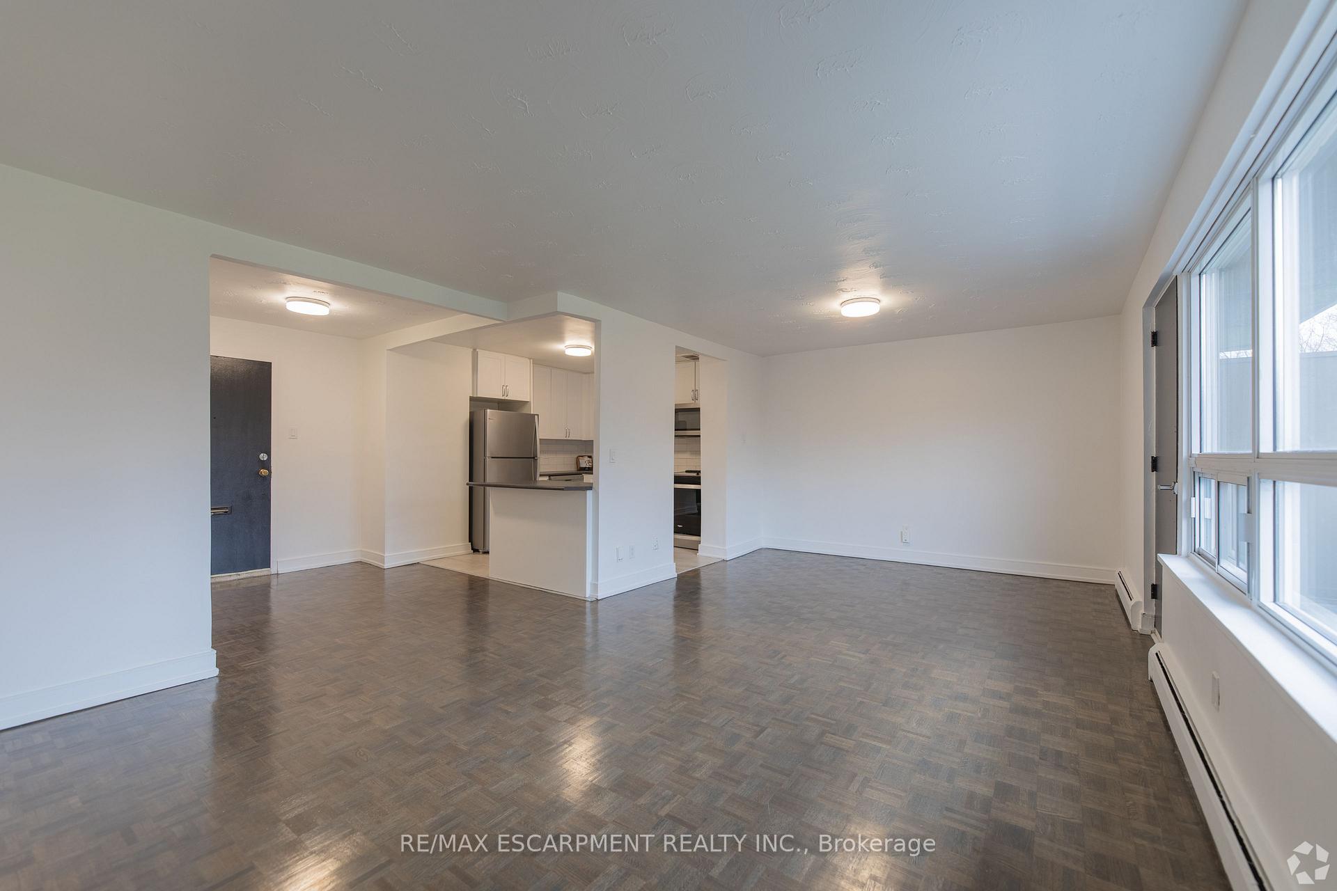 Photo 3 of Unit 809, 285 Erb Street W, Waterloo, Maple Hills — HOMEH