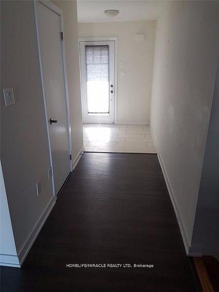 Photo 3 of 35 Sherway Street, Hamilton, Stoney Creek Mountain — HOMEH