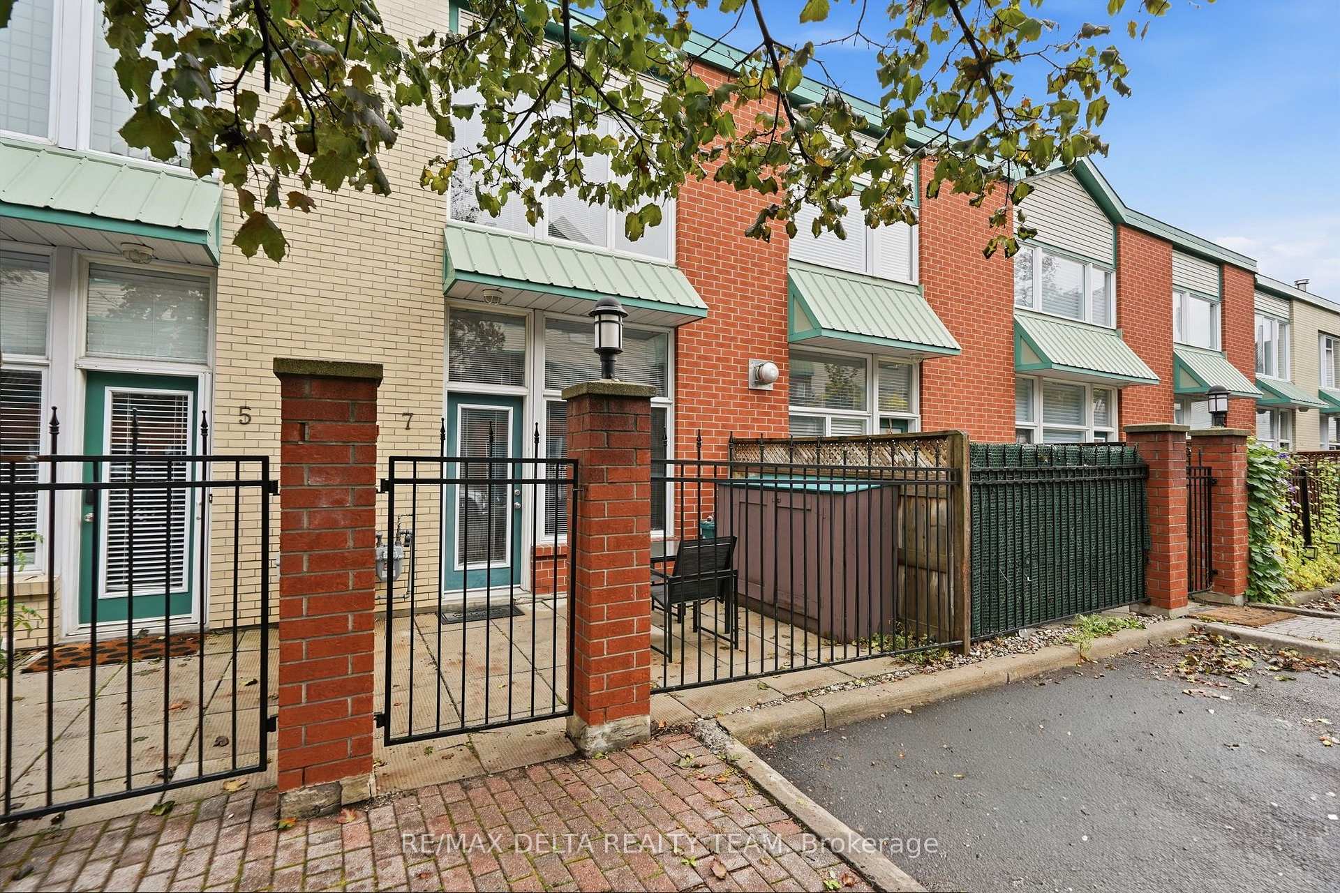 Photo 2 of Unit 7, 170 Cathcart Street, Ottawa, Lower Town/Byward Market — HOMEH