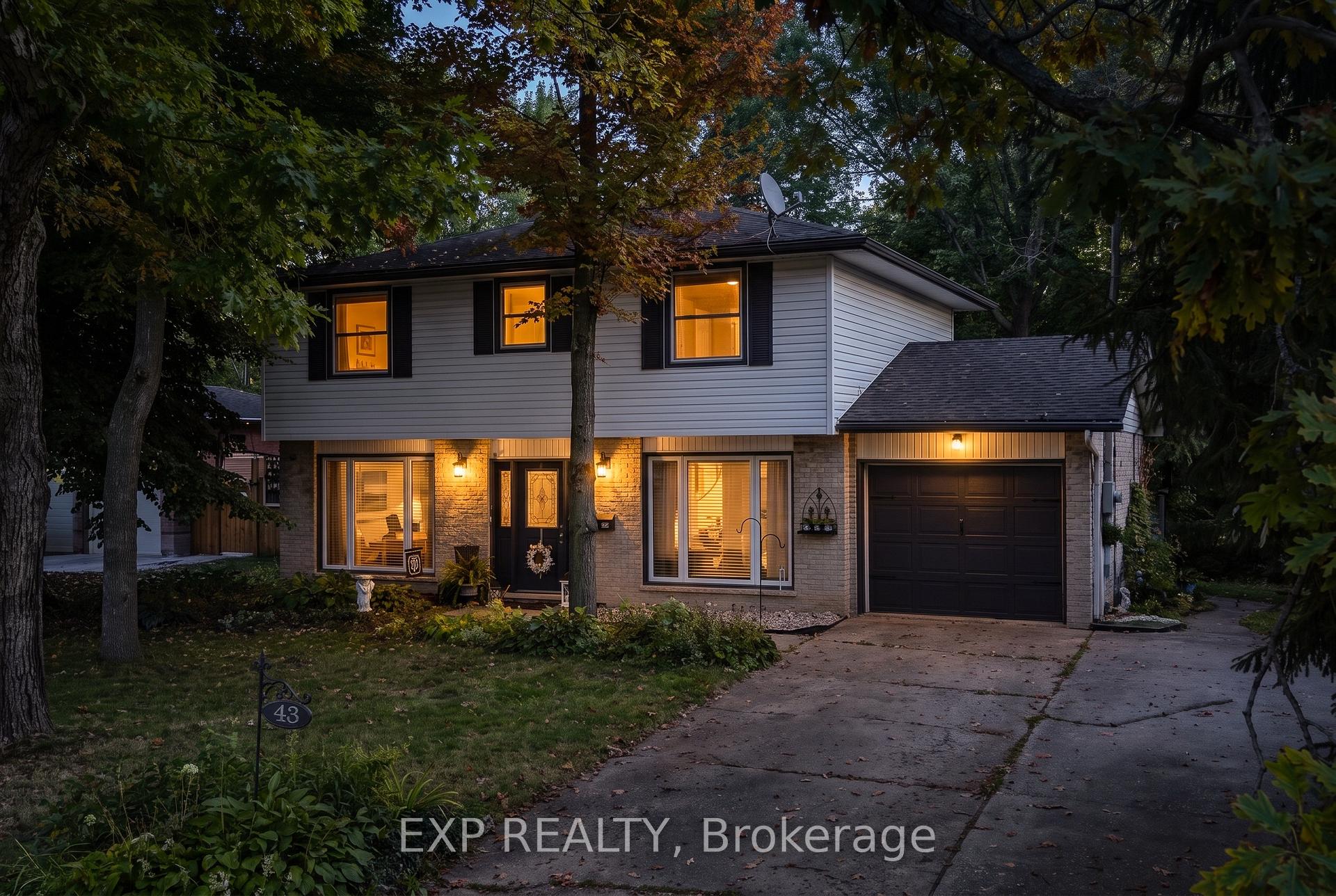 Photo 2 of 43 Stella Street, Pelham, Fonthill — HOMEH
