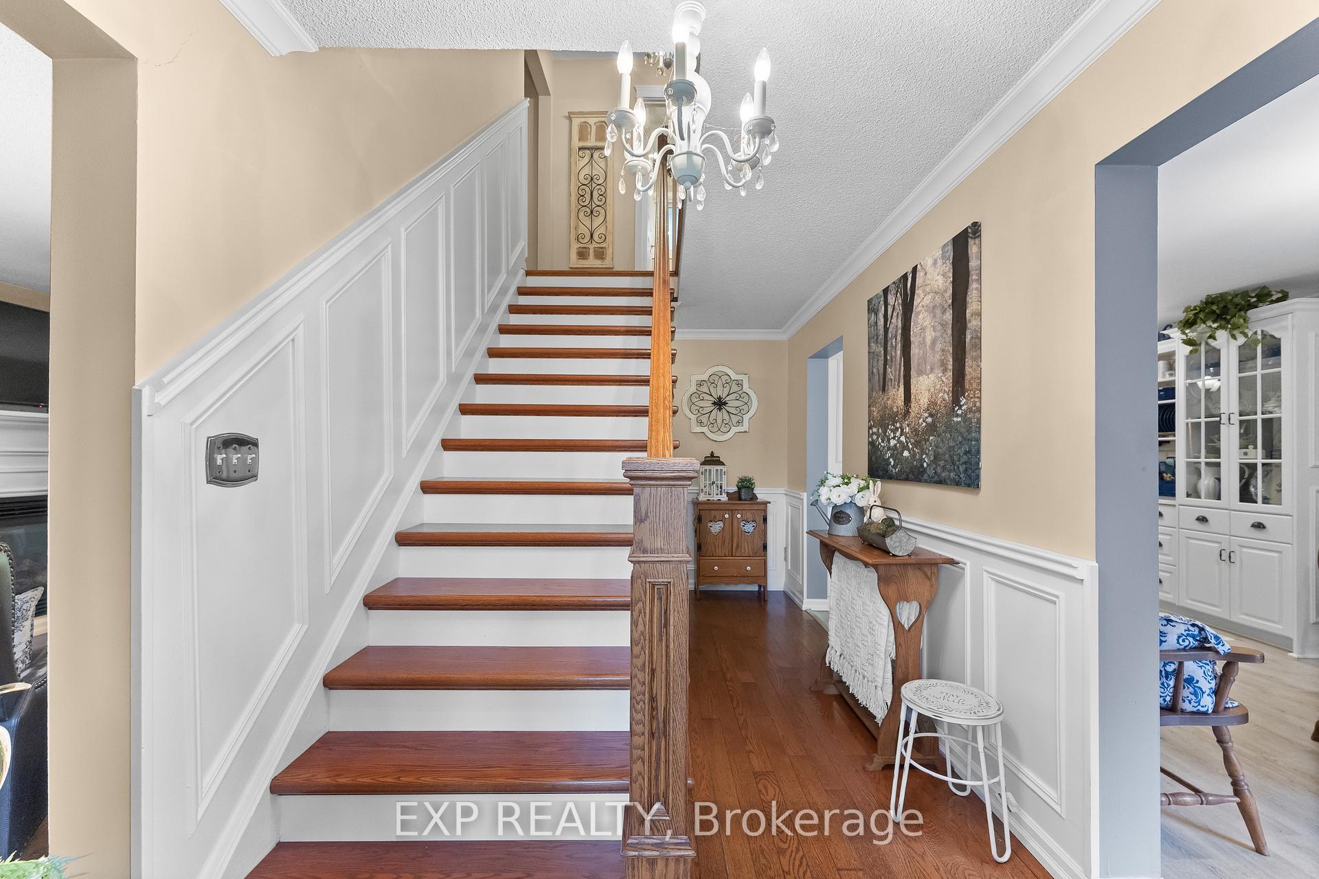 Photo 5 of 43 Stella Street, Pelham, Fonthill — HOMEH