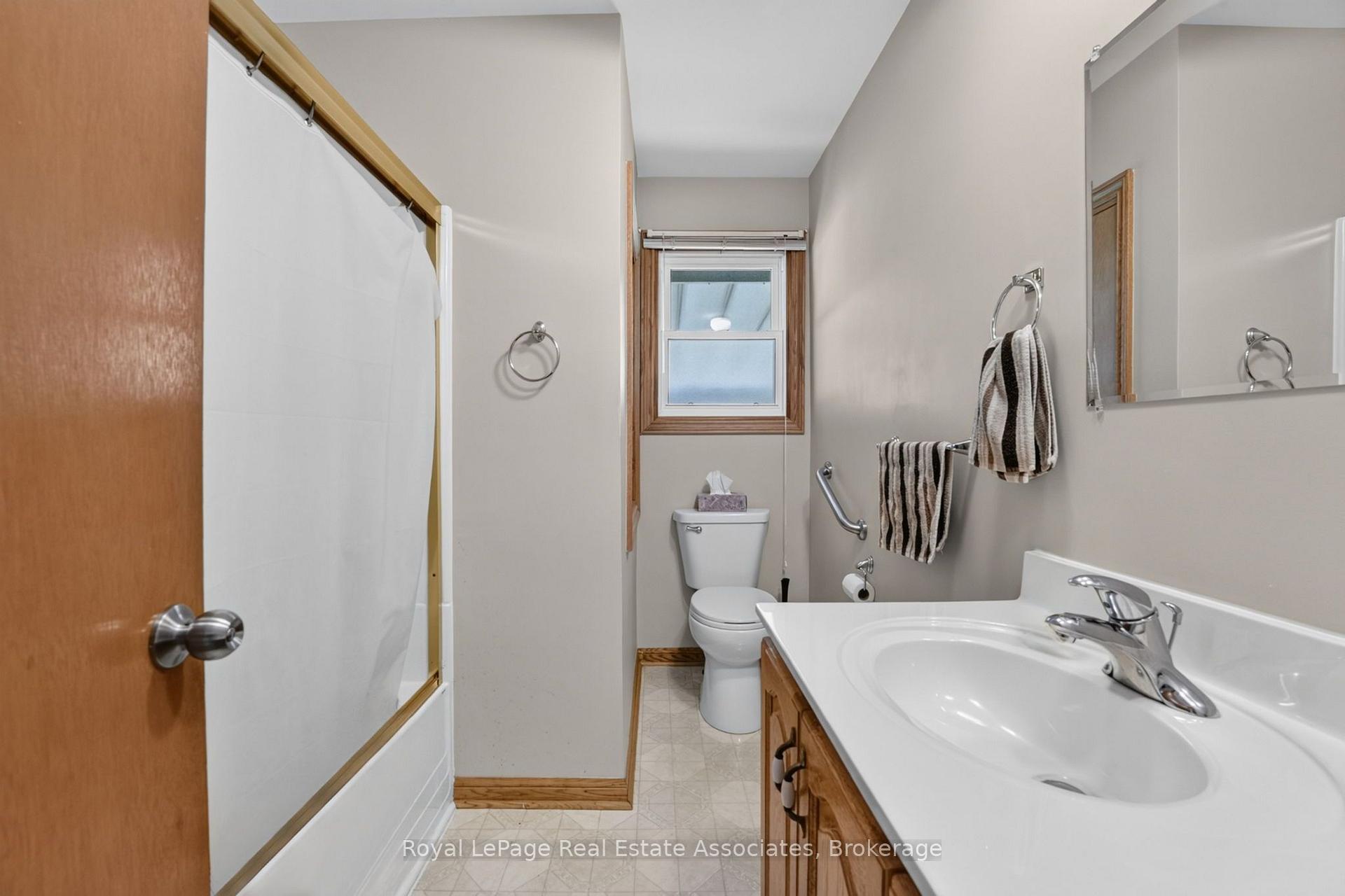Photo 25 of 3 Northwood Drive, St. Catharines, Carlton/Bunting — HOMEH