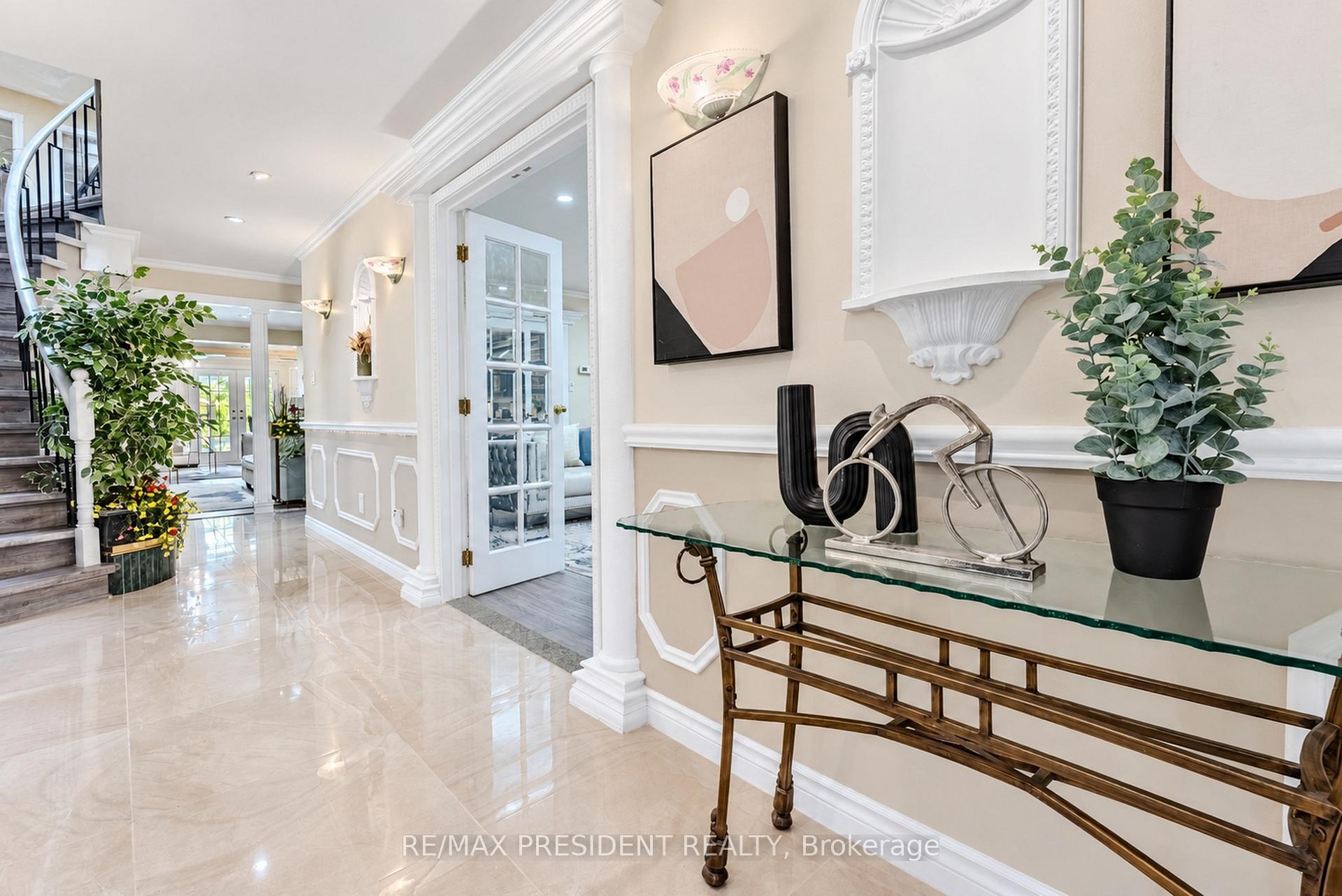 Photo 11 of 9 Aster Court, Brampton, Madoc — HOMEH