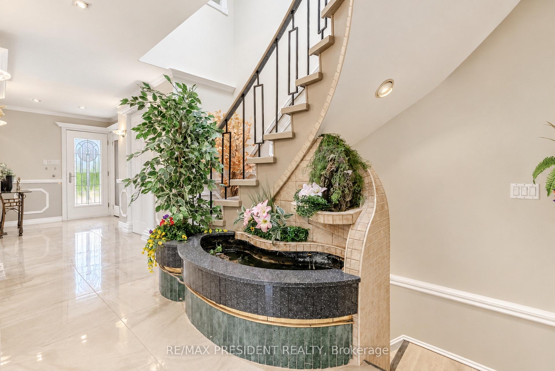 Photo 25 of 9 Aster Court, Brampton, Madoc — HOMEH