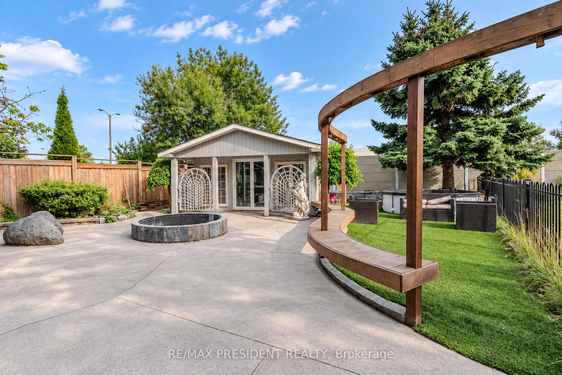Photo 46 of 9 Aster Court, Brampton, Madoc — HOMEH
