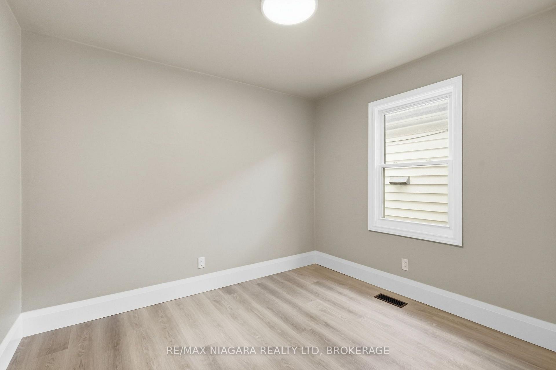 Photo 13 of Unit Upper, 422 Brunswick Street, Hamilton, McQuesten — HOMEH