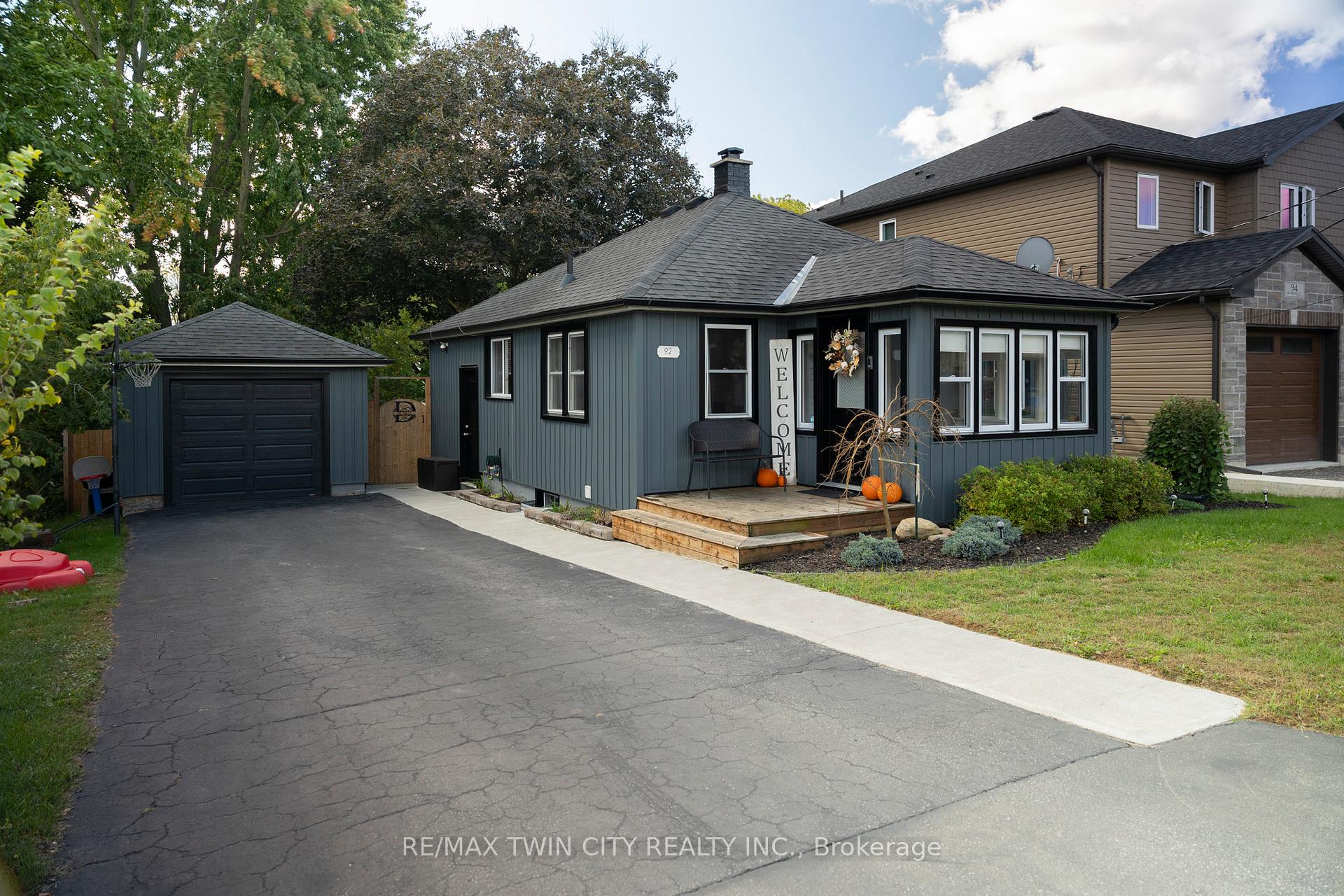 Photo of 92 Sovereign Street W