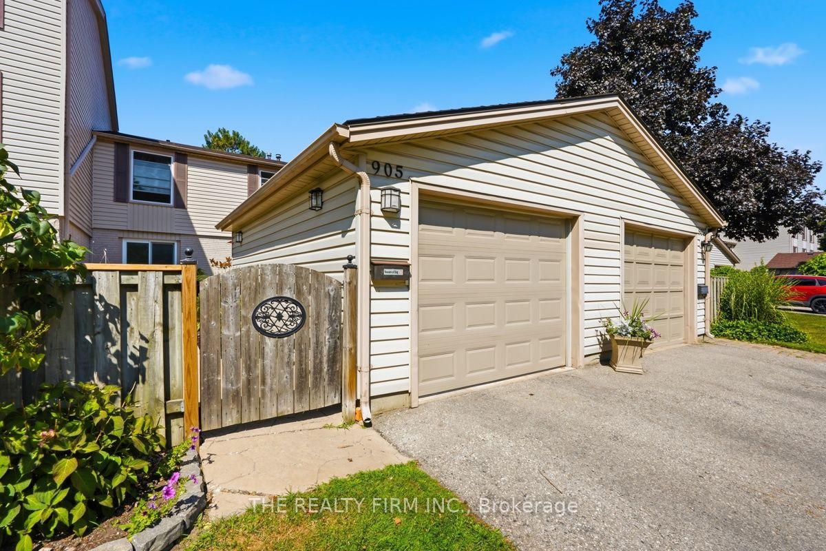 Photo 3 of 905 Dalhousie Drive, London, South M — HOMEH