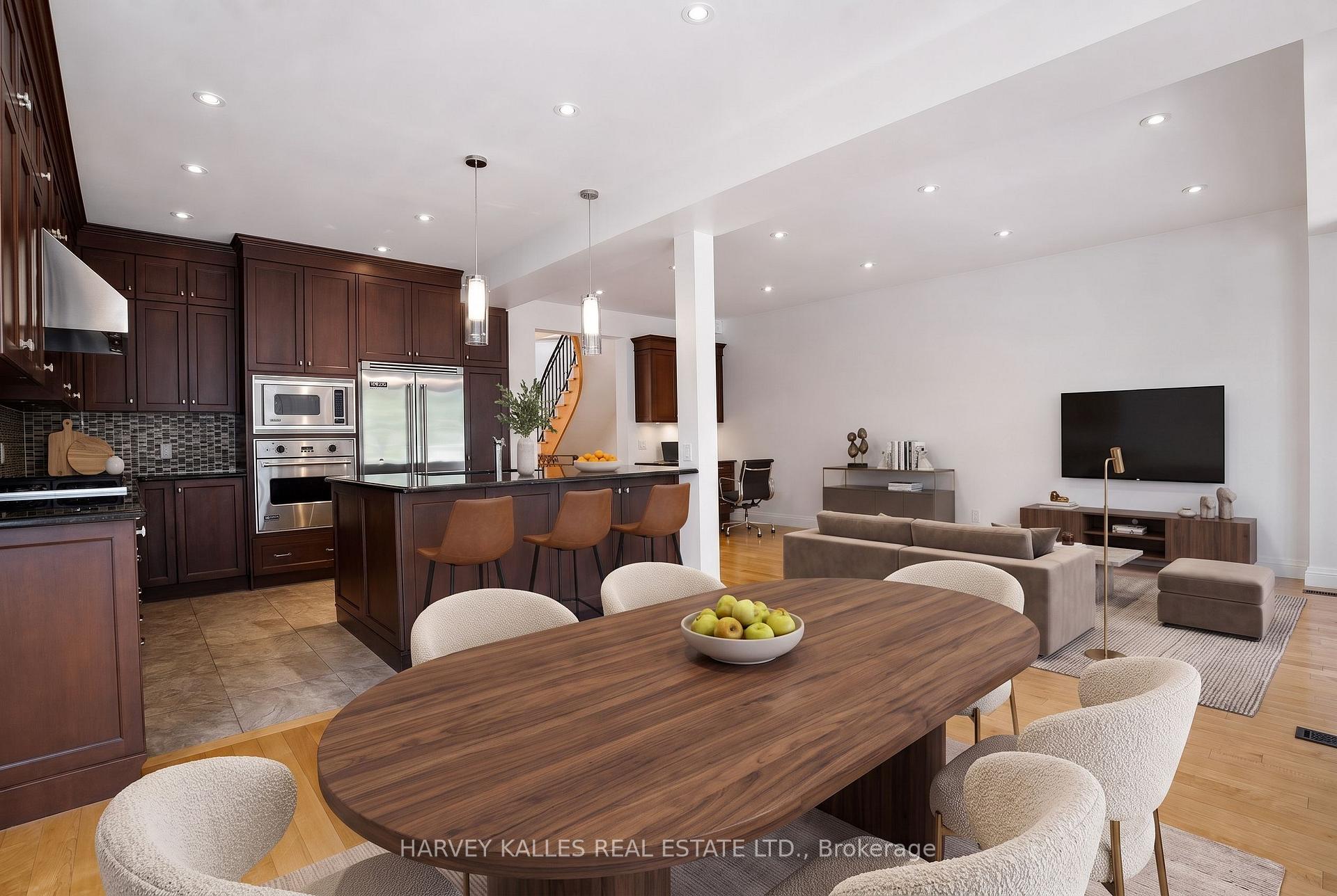 Photo 13 of 176 Joicey Boulevard, Toronto, Bedford Park-Nortown — HOMEH