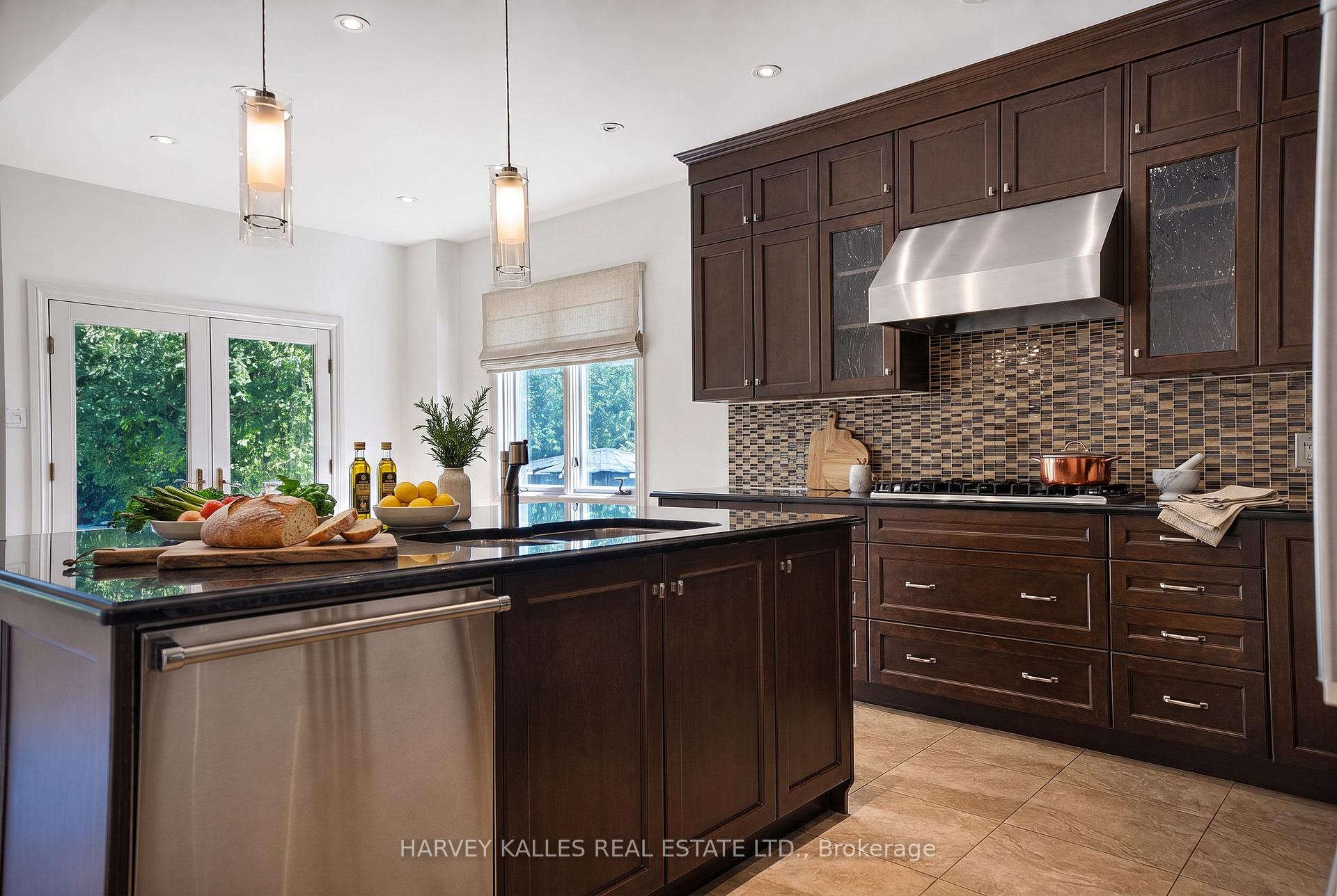 Photo 15 of 176 Joicey Boulevard, Toronto, Bedford Park-Nortown — HOMEH